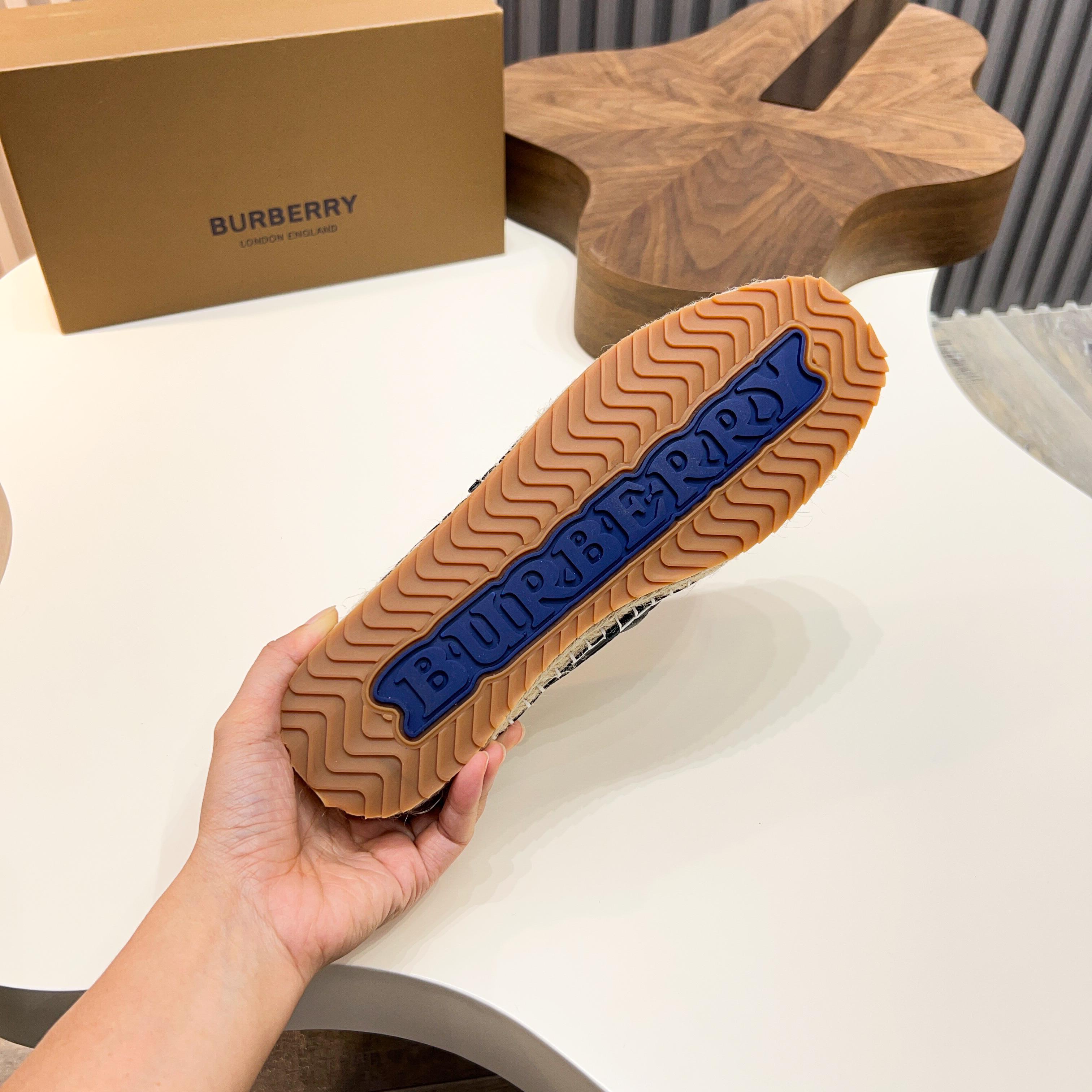 Zapatillas Burberry Canvas Check One-Step para hombre! La parte superior sigue siendo el clásico dis