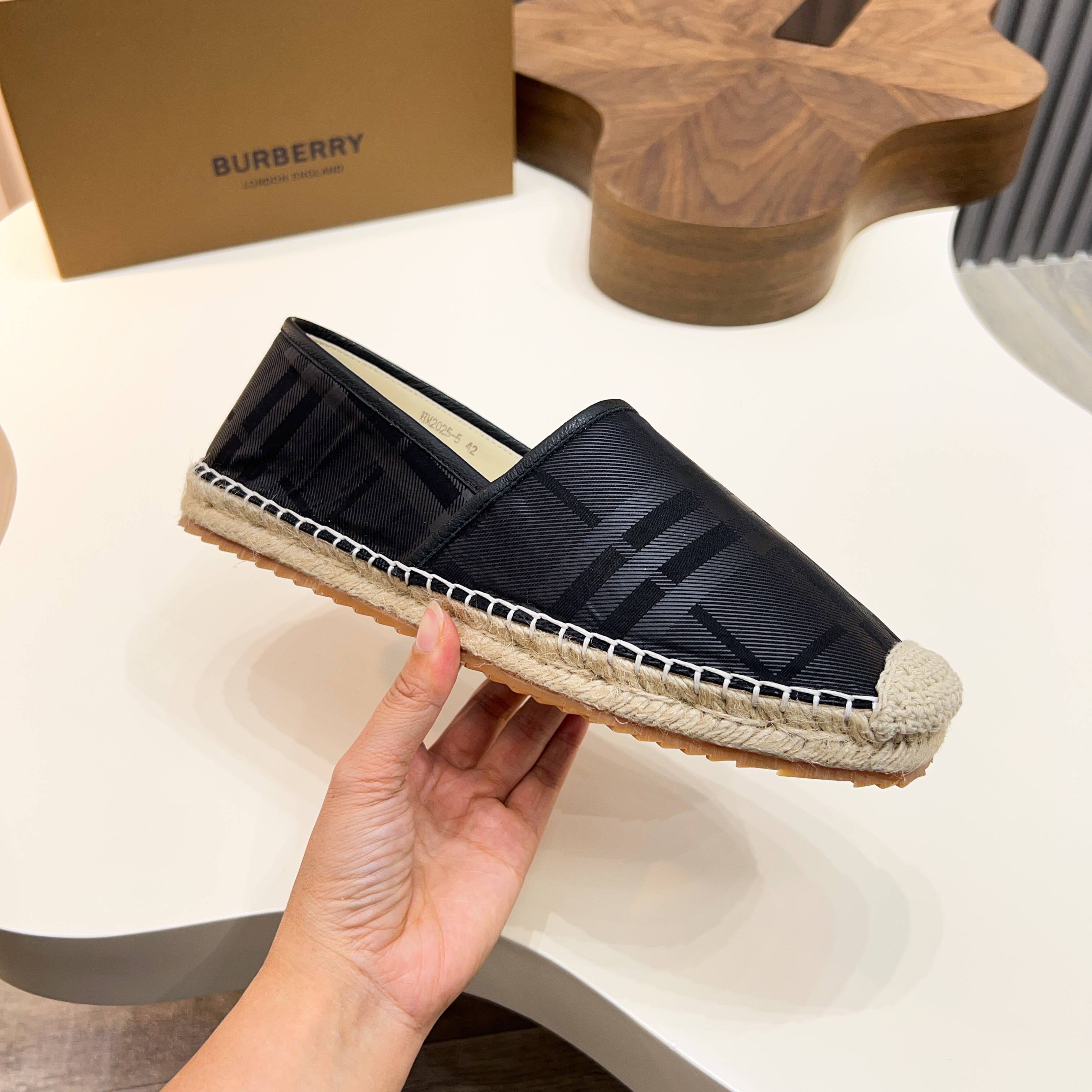 Zapatillas Burberry Canvas Check One-Step para hombre! La parte superior sigue siendo el clásico dis