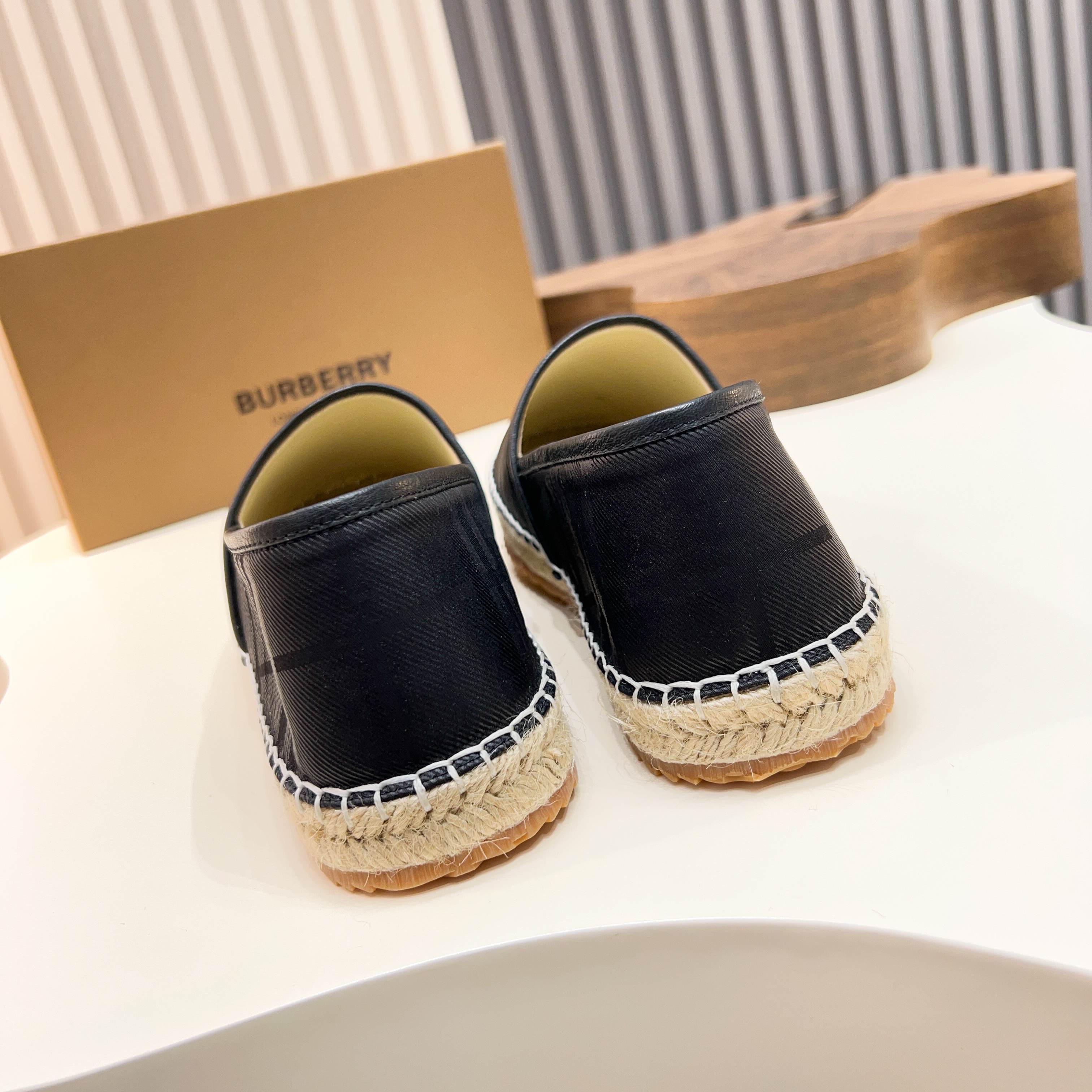 Zapatillas Burberry Canvas Check One-Step para hombre! La parte superior sigue siendo el clásico dis
