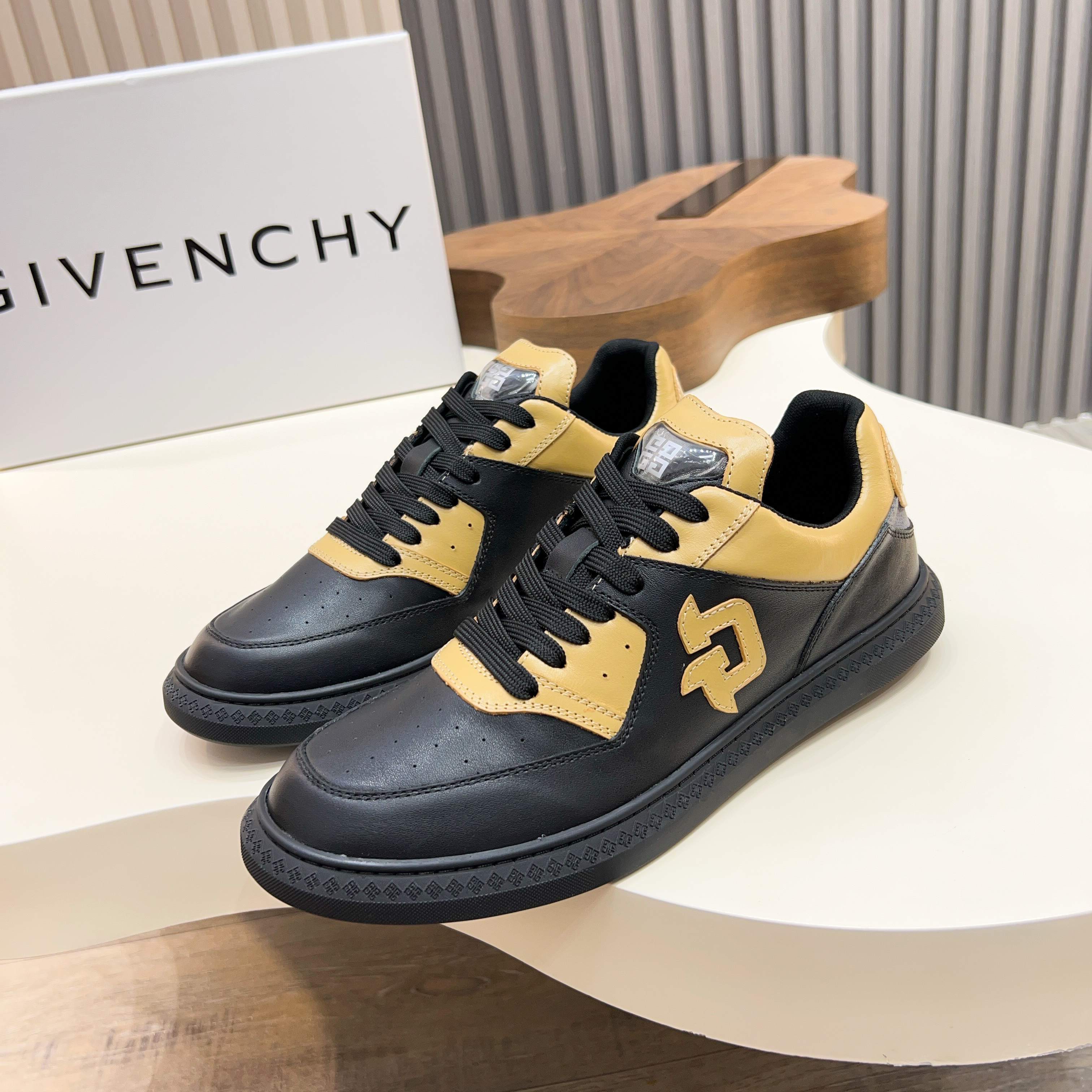 NO:355085,Gv *y~New GIV 1 men's thick-soled height-enhancing casual sneakers, high-quality calfskin upper!  The effect of the foot is handsome and stylish, with 4CM height increase, and enhances the aura. The shoe body is contrasting and spliced ​​with LOGO logo and three-dimensional GIVENCHY logo. The outsole feels light and comfortable to wear!  Size39-44 (38.45 custom made), given,sneakers,cowhide19860909Gv *y～全新GIV 1男士厚底增高休闲运动鞋,鞋面高品质小牛皮制成！上脚效果帅气有型,增高4CM,提升气场,鞋身撞色拼接设计,鞋舌饰有LOGO标志和立体GIVENCHY标志.大底 上脚感轻便舒适！ Size39-44（38.45定做）,,givenchy,sneakers,cowhide,Men's shoes