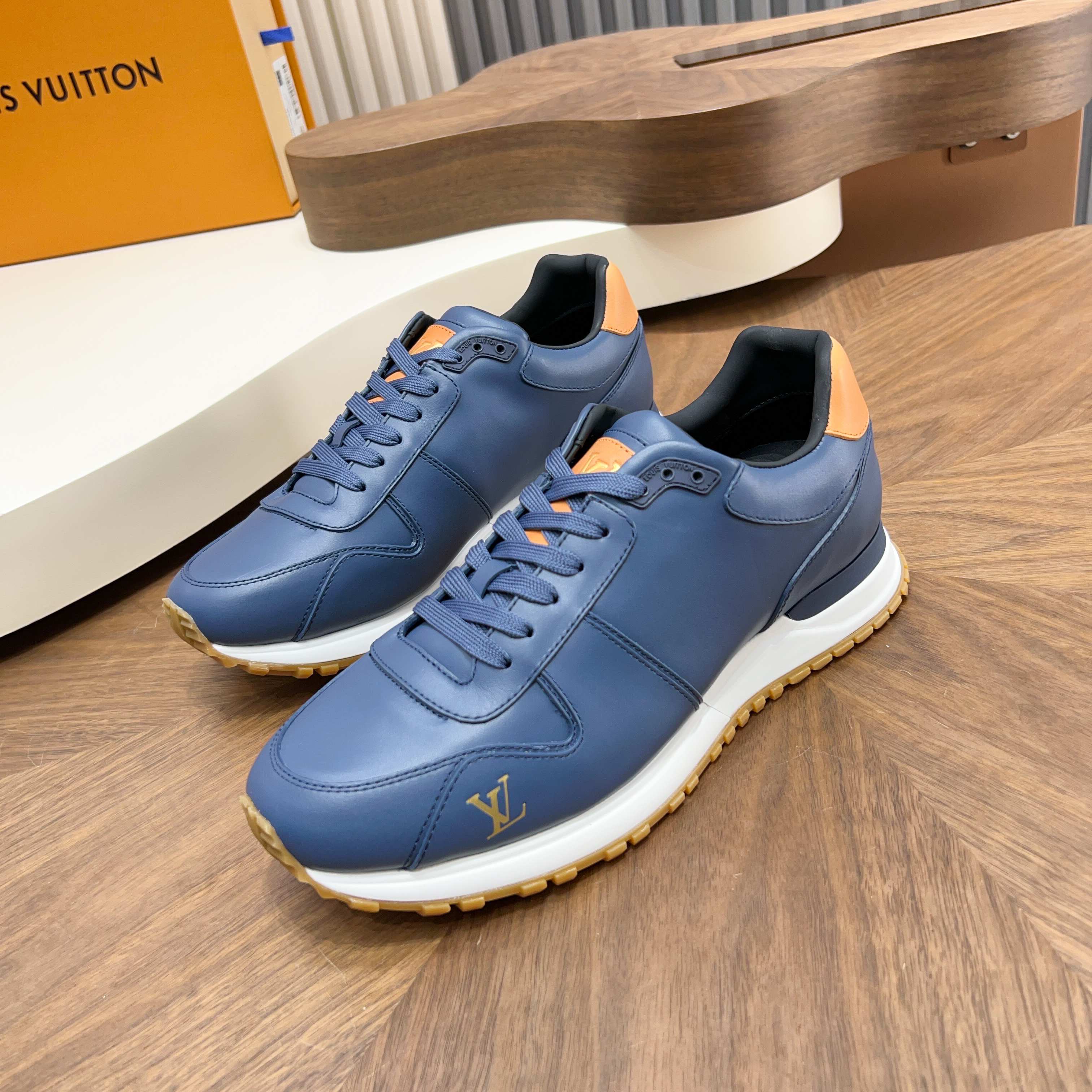 NO:621350,. Latest model on the market [Louis Vuitton] LV Louis Vuitton official website hot sale [high version] latest hot model cowhide surface, cowhide lining, top brand luxury ~ purchase, top quality, international high-end brand, original replica version official website one to one counter, exclusive movable molded sole, super comfortable details determine quality, we only make shoes with heart. Welcome to compare with the real thing to take a better look, 39/44 size 38 45 order,, louis vuitton,louis vuitton,louis vuitton,cowhide19860909. 最新款上市 [Louis Vuitton] LV路易威登官网火爆热卖【高版本】最新爆款牛皮面 牛皮里 顶端品牌奢侈～代购,顶级～质量 国际高端品牌,原版复刻版本官网一比一专柜一比一 独家活动成型底超级舒适细节决定品质、我们只为用心做好鞋欢迎对比实物拍摄實物更好看,39/44码 38 45 订,,louis vuitton,louis vuitton,louis vuitton,cowhide,Men's shoes