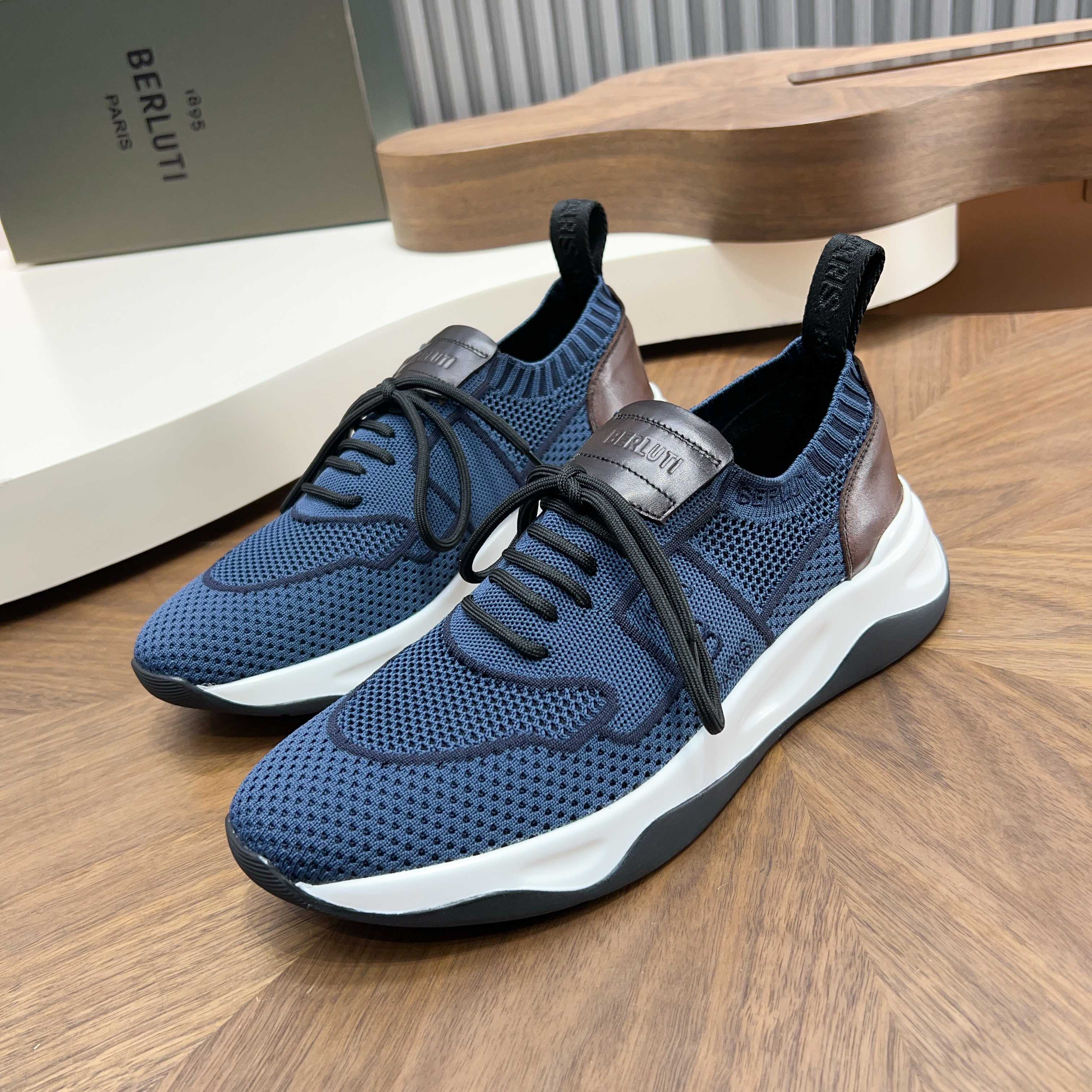 NO:639790,Berlut* Shadow men's sports shoes. This pair of socks is made of lightweight and extremely tough knitted fabric and high-density fly weaving. It is matched with the signature calfskin embryo hand-rubbed and color-changing process to restore the ZP double-layered brand logo on the feet. The interior is smooth and comfortable, with the original code!  Exclusive private model outsole. Size39-44 (38.45.46 can be customized),,sneakers,cowhide,socks19860909布鲁提 Berlut* Shadow男士运动鞋履 ,这双袜子鞋用轻盈且极富韧性的针织面料,高密度飞织制成,搭配招牌的小牛皮皮胚手工擦色改色工艺,还原ZP双层品牌logo垫脚 内里平整舒适 ,原版标码！独家私模大底. Size39-44（38.45.46可定做）,,sneakers,cowhide,socks,Men's shoes