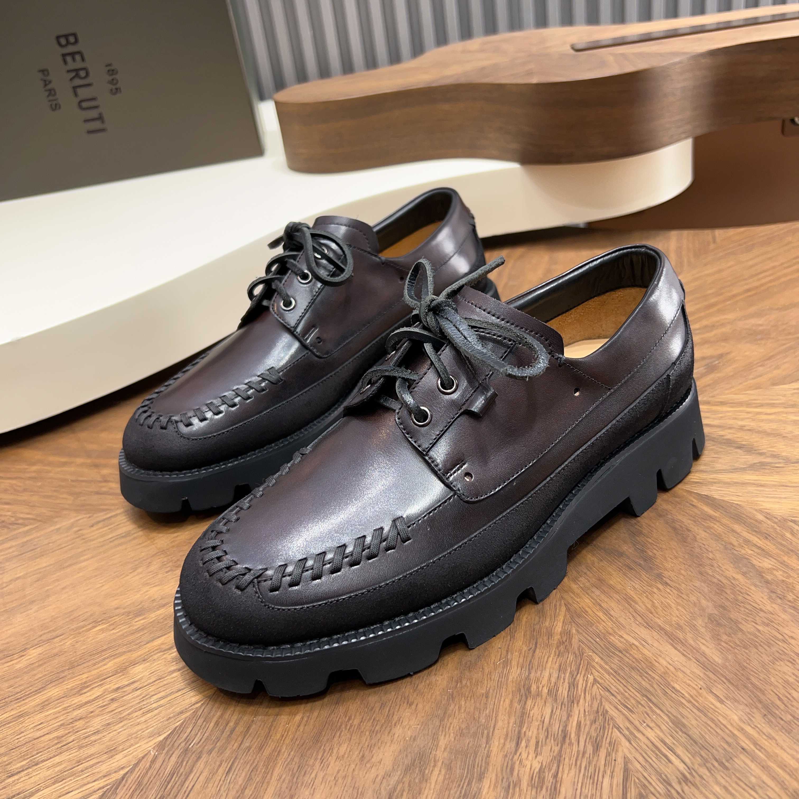 NO:778289,Ber* high-end high-end men's sports shoes, hand-painted leather imported from Italy, ancient hand-dyed technology, top-grade cowhide, imported private mold outsole, simple lines, classic and versatile!  Size39-44 38 45 available,,sneakers,cowhide19860909Ber* 高端精品男士运动鞋,意大利进口擦色手绘皮胚,古法手工染色工艺,顶级牛皮,进口私模大底,线条简约,经典百搭！ Size39-44 38 45可做,,sneakers,cowhide,Men's shoes