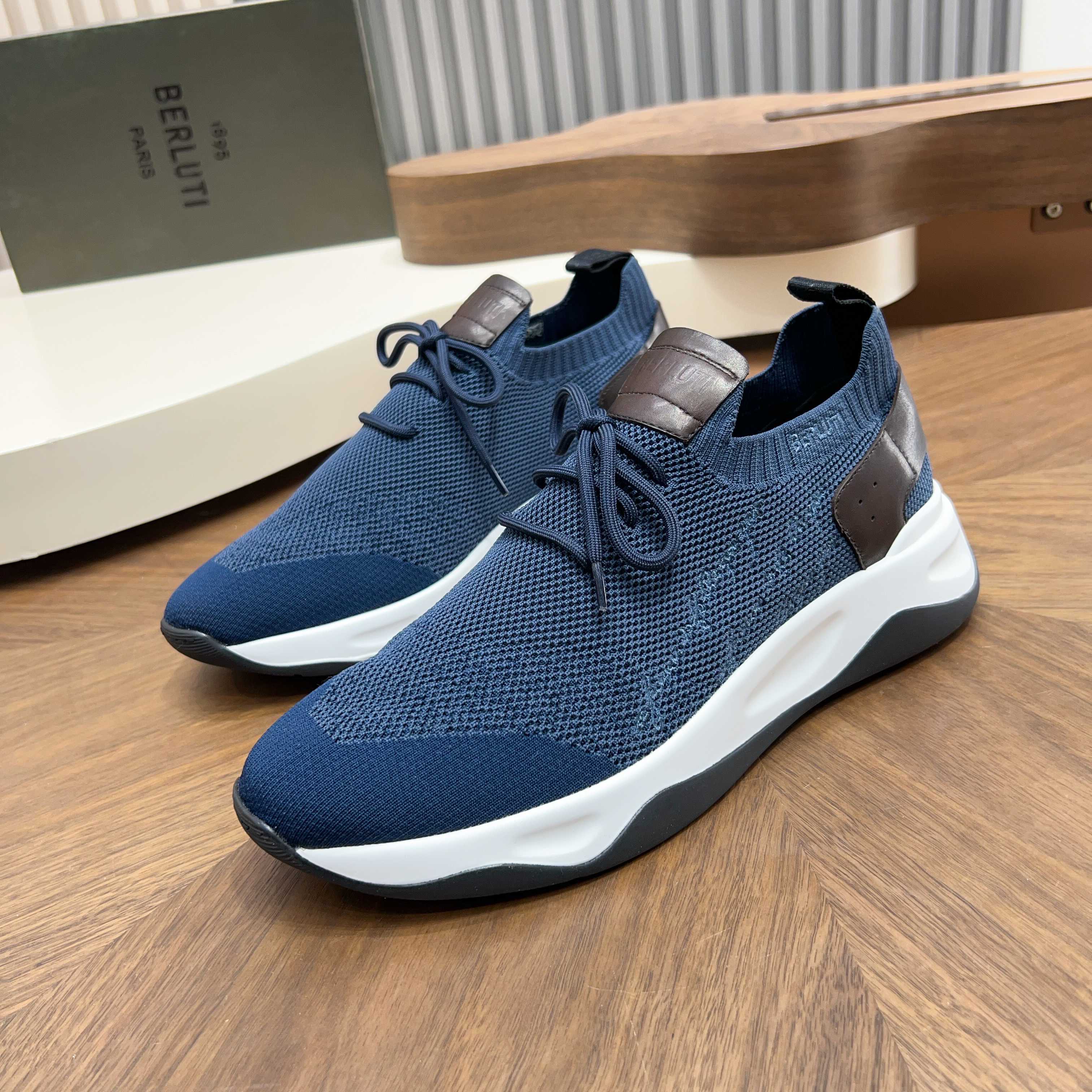 NO:730893,Berlut* Shadow men's sports shoes. This pair of socks is made of lightweight and extremely tough knitted fabric and high-density fly weaving. It is matched with the signature calfskin embryo hand-rubbed and color-changing process to restore the ZP double-layered brand logo on the feet. The interior is smooth and comfortable, with the original code!  Exclusive private model outsole. Size39-44 (38.45.46 can be customized),,sneakers,cowhide,socks19860909布鲁提 Berlut* Shadow男士运动鞋履 ,这双袜子鞋用轻盈且极富韧性的针织面料,高密度飞织制成,搭配招牌的小牛皮皮胚手工擦色改色工艺,还原ZP双层品牌logo垫脚 内里平整舒适 ,原版标码！独家私模大底. Size39-44（38.45.46可定做）,,sneakers,cowhide,socks,Men's shoes