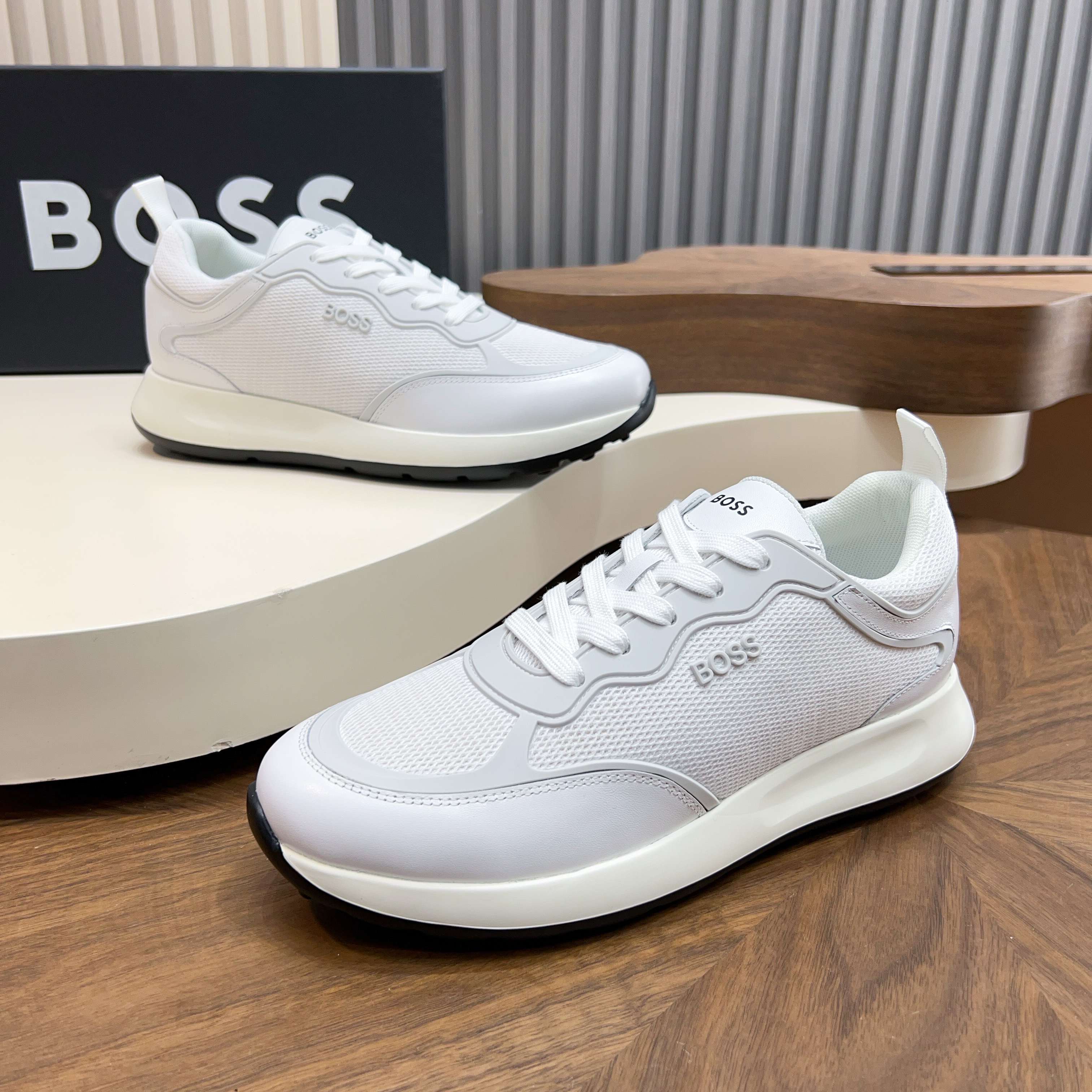 NO:756403,Boss Men's Sneakers Precious materials enrich the casual and timeless style of this sneaker, while the fine and soft leather makes this season's colors brighter, and the fly-knit fabric imported from South Korea allows you to show your elegance more easily and comfortably. Size: 39-44 (45 custom-made),,sneakers19860909Boss 男士运动鞋 珍贵材料丰富了这款运动鞋的休闲永恒风格,而细腻柔软的皮革令本季的色彩更加明亮、韩国进口飞织面料、让您更轻松舒适地展现高雅气质. Size:39-44（45定做）,,sneakers,Men's shoes