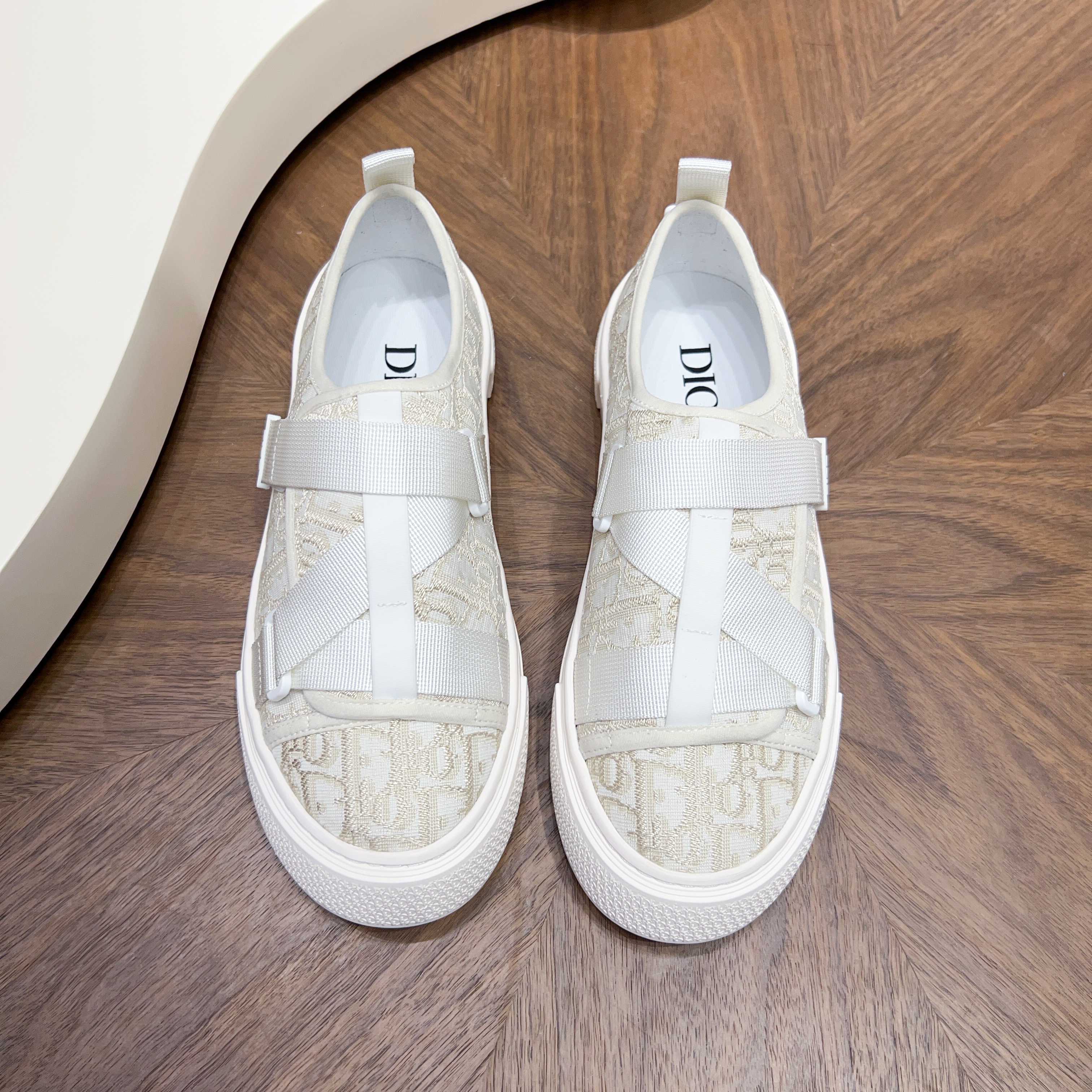 Dior Style Men's Shoes style reference detail image 7 from source 782383