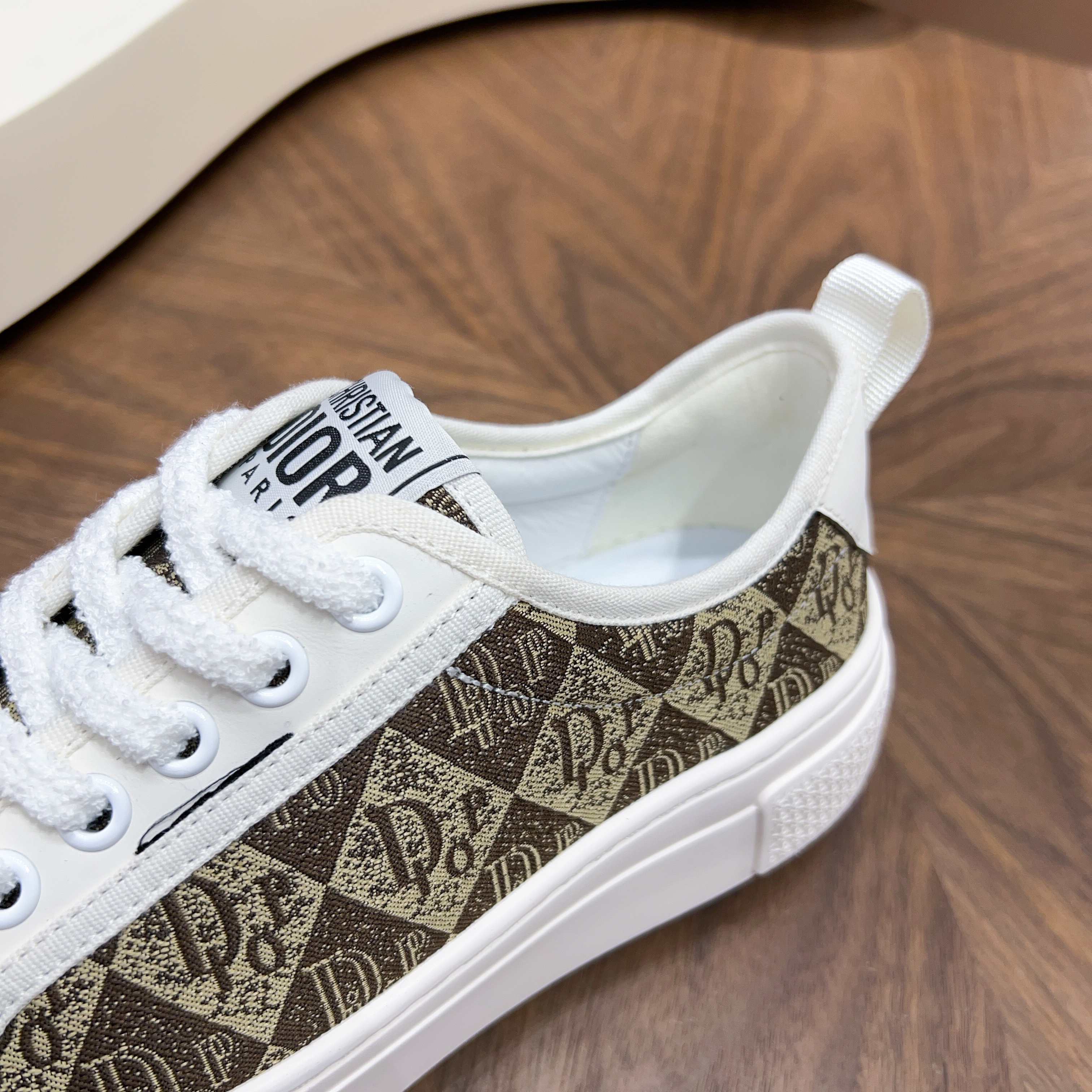 Dior Style Men's Shoes style reference detail image 6 from source 782385