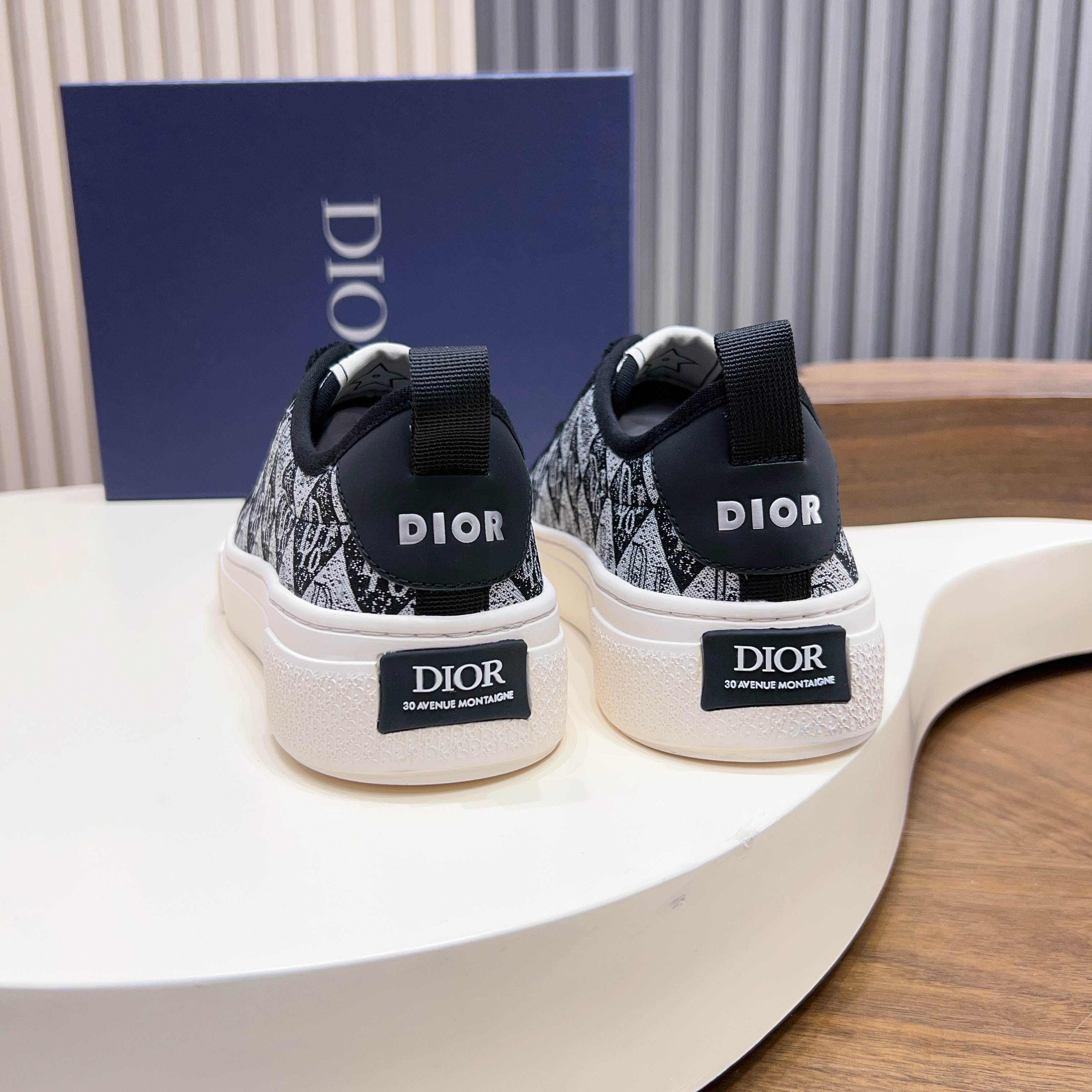 Dior Style Men's Shoes style reference detail image 7 from source 782387