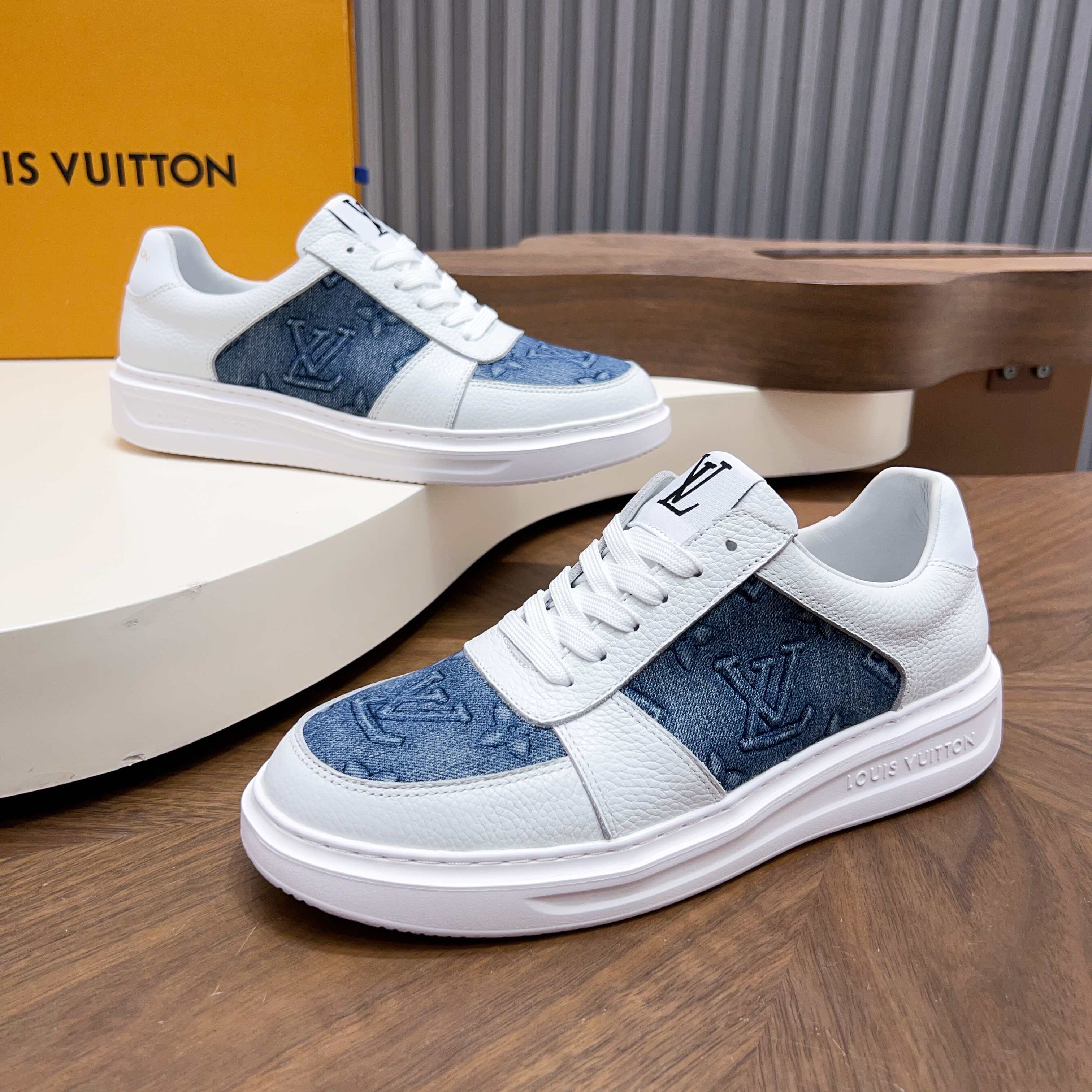 NO:898078,L New men's high-end casual sports shoes, made of imported first-layer cowhide brand lougou, original ultra-light tpu outsole, wear-resistant and comfortable, Monogram lougou embellished rubber outsole, leather lining, versatile classic style!  Size39-44 (.38 45, customized),,sneakers,cowhide19860909L 新品男士高端休闲运动鞋,选用进口头层牛皮品牌lougou,原版超轻tpu大底,耐磨舒适,Monogram lougou点缀橡胶外底,皮内里,百搭经典款式！ Size39-44（.38 45、 定做）,,sneakers,cowhide,Men's shoes