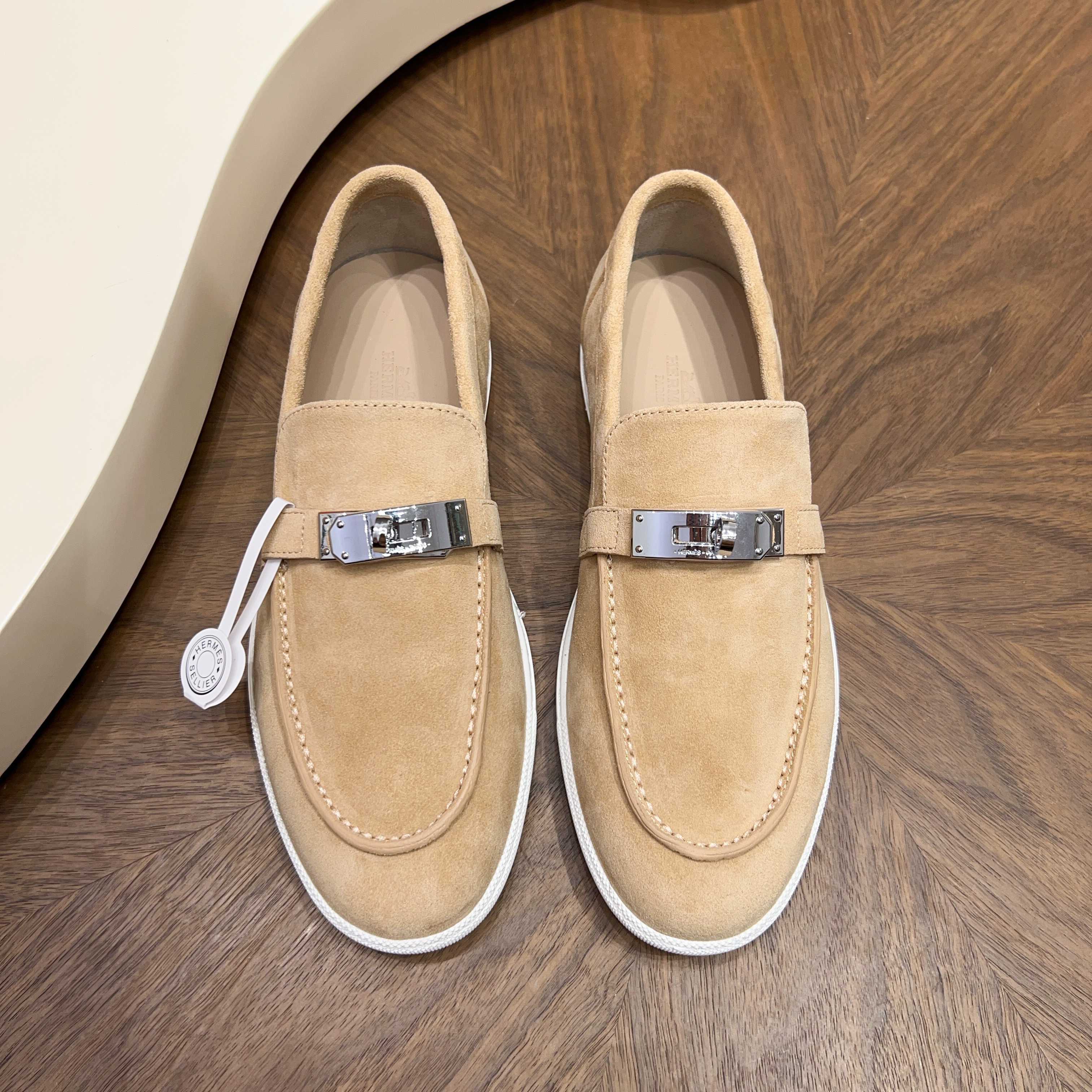 NO:886874,H's specialty men's casual loafers are made from high-tech original materials and spliced ​​into a variety of comfortable materials. The interior is imported sweat-absorbent sheepskin pads. The original lightweight EVA outsole is made of Labang last-lasted materials to create a very light and energetic fashion style!  Size39-44 (38 45 customized),,loafers,sheepskin19860909H家 专柜款男士休闲乐福鞋,面料采运高技原版材料拼接多种舒适材质,内里进口吸汗羊皮垫脚 轻质EVA原版大底,拉邦套楦做法 打造非常轻盈活力时尚风格！ Size39-44（38 45 定做）,,loafers,sheepskin,Men's shoes