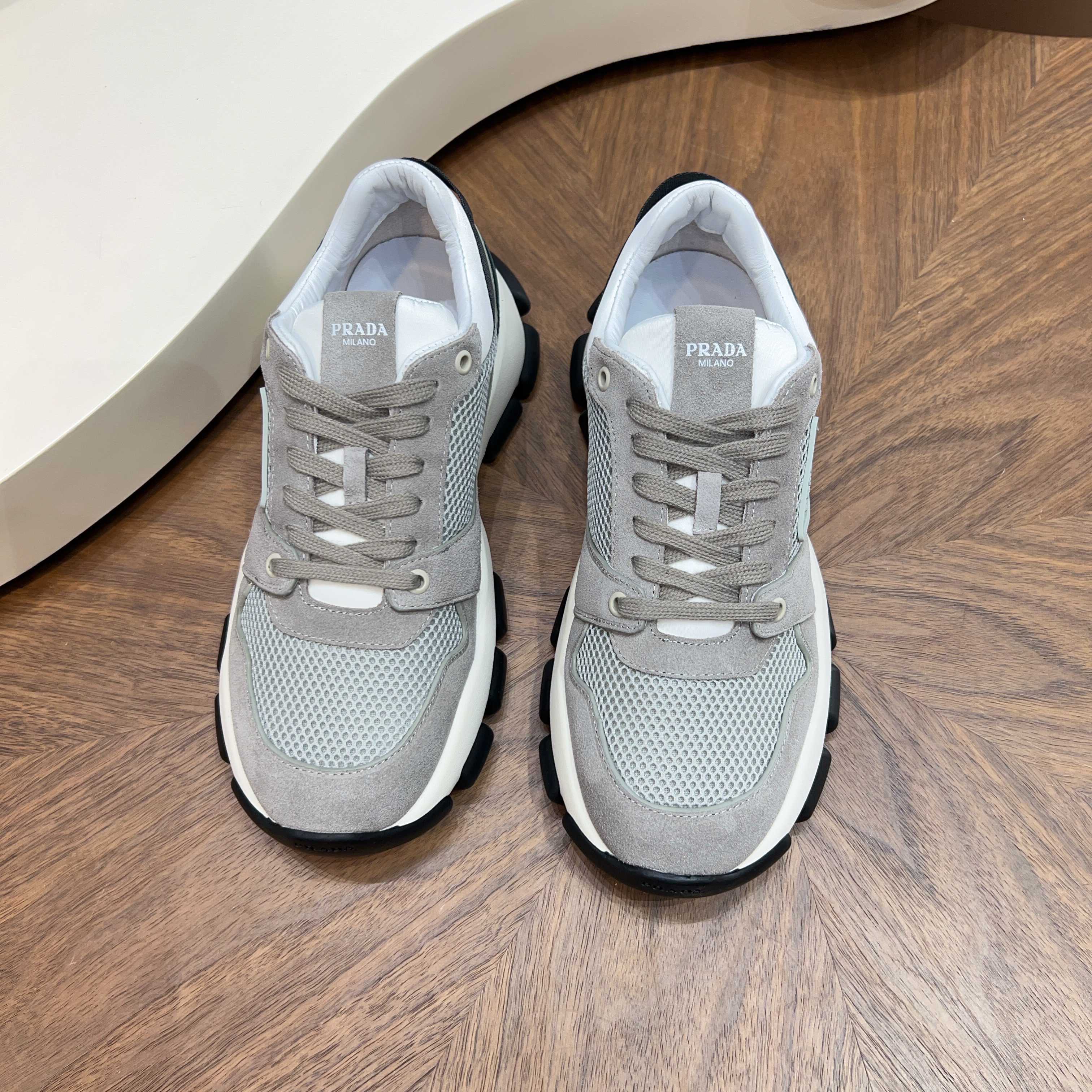 NO:898069,PRADA High-quality top crafts Prada counters synchronized with original factory configuration, original cowhide fabric imported from Italy, breathable and comfortable imported water-dyed cowhide lining, soles specially provided by the original factory and super comfortable, original factory order code number 39-44 (order 38 45),, prada, prada, cowhide19860909PRADA 高品质 顶级工艺品 普拉达 专柜同步 原厂配置,意大利进口原版牛皮面料,透气舒适进口水染牛里垫,鞋底原厂特供原版底超级舒适,原厂跟单货码数 39-44（订 38 45）,,prada,prada,cowhide,Men's shoes