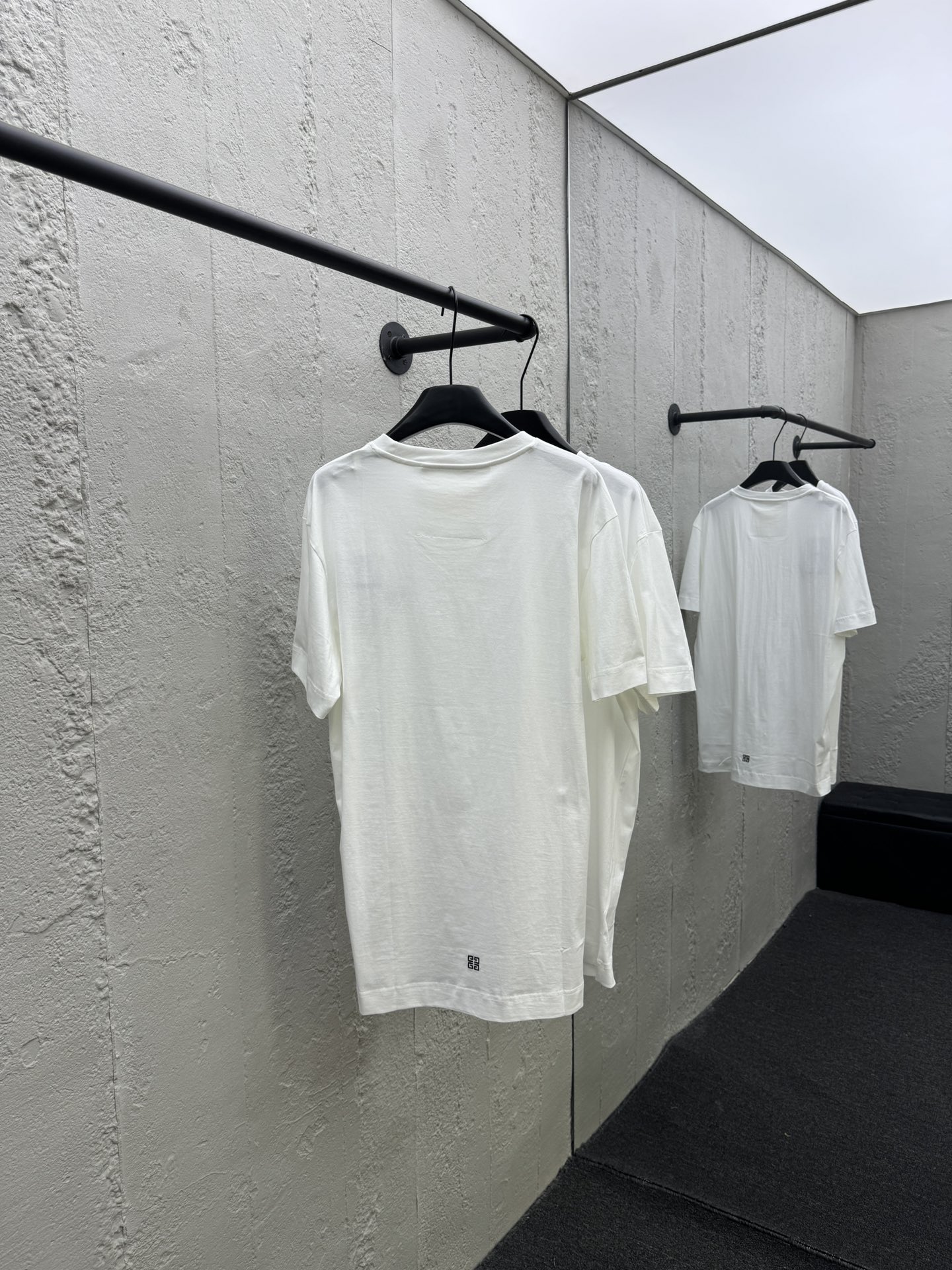 纪梵希 Givenchy 高定典藏名品高定成衣时装外套连衣裙衬衫T恤 #E0C32327 2