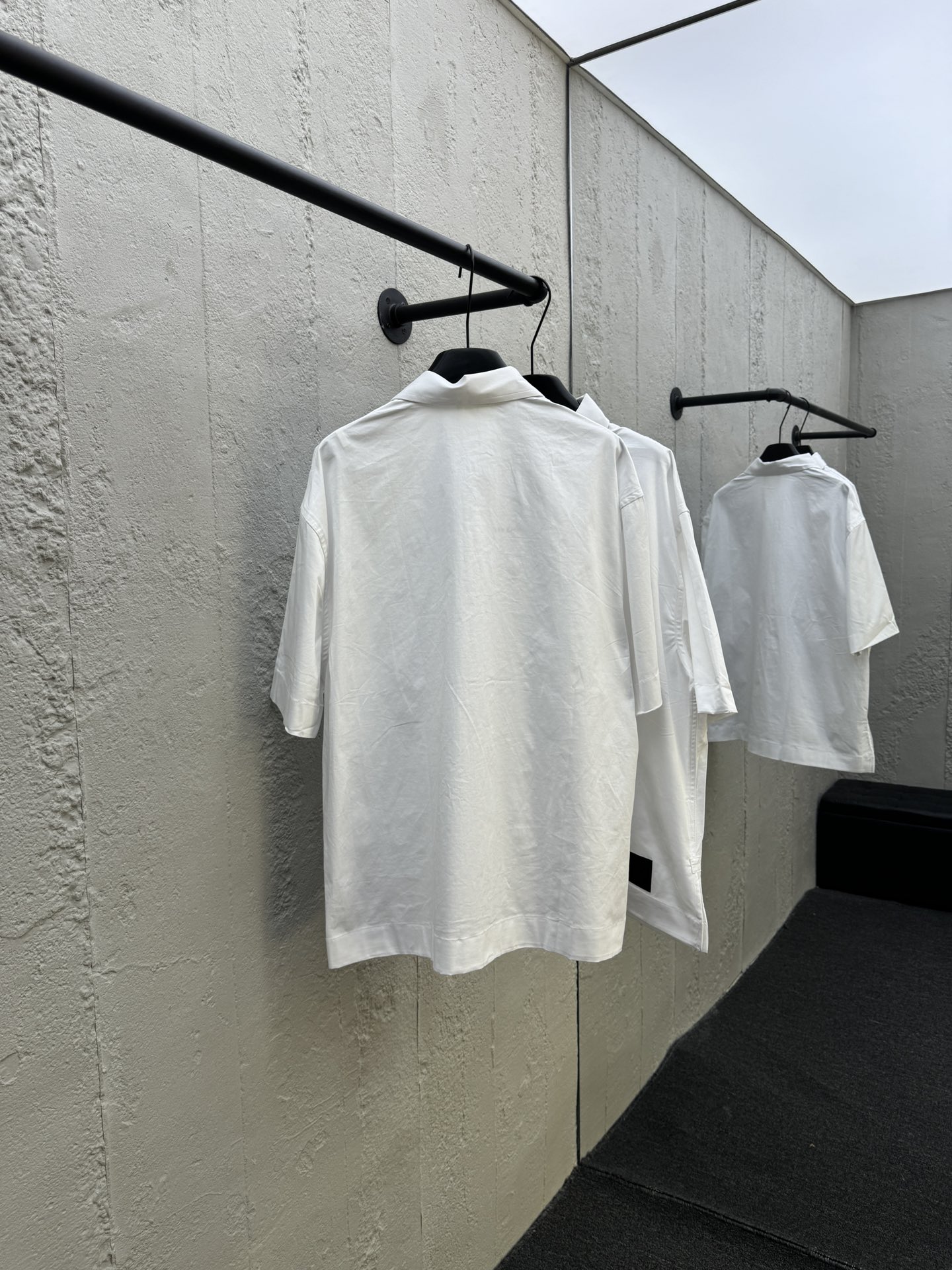 Givenchy 短袖拉链衬衫 2