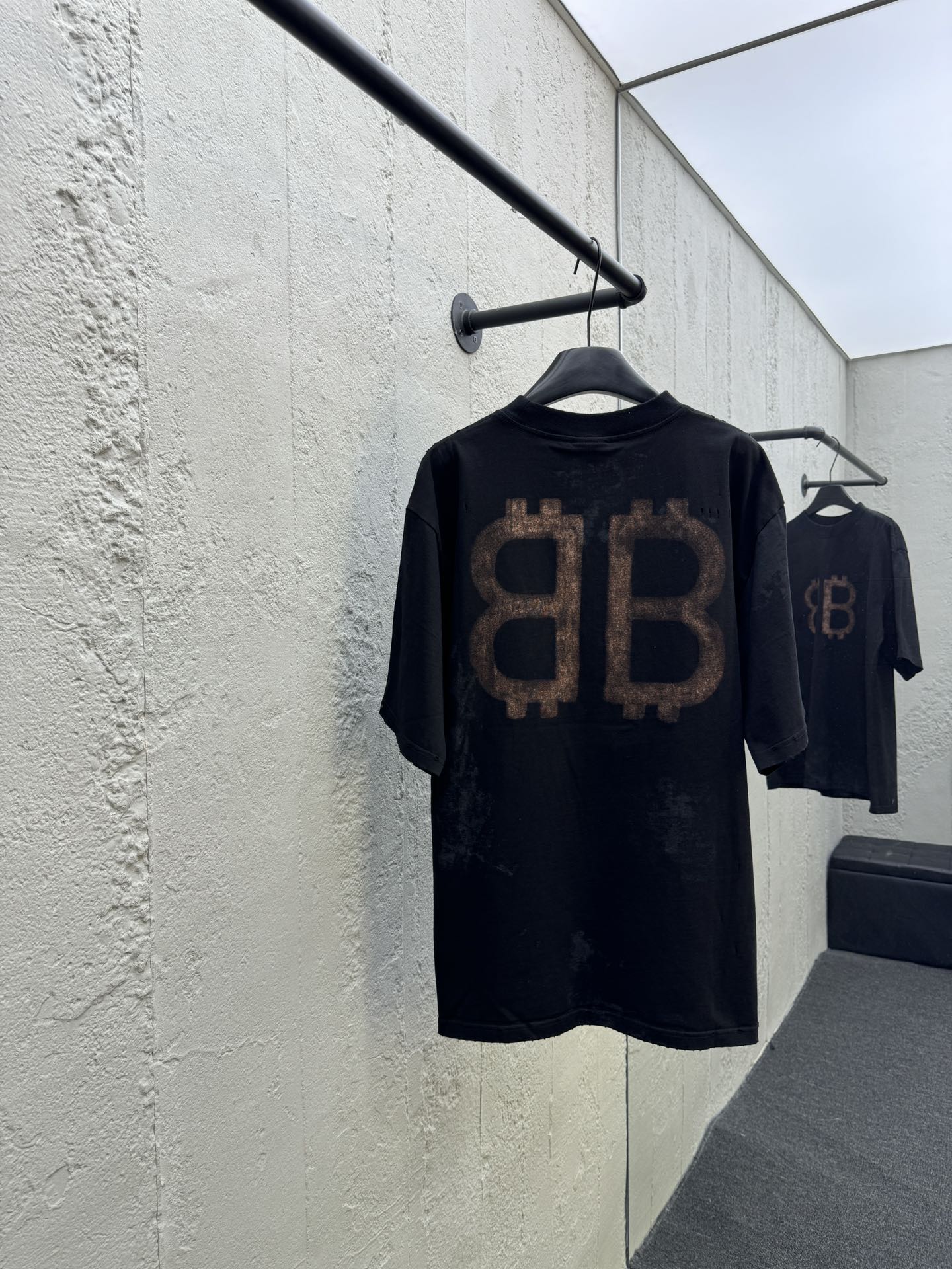 Balenciaga 泥染做旧BB印花短袖 2