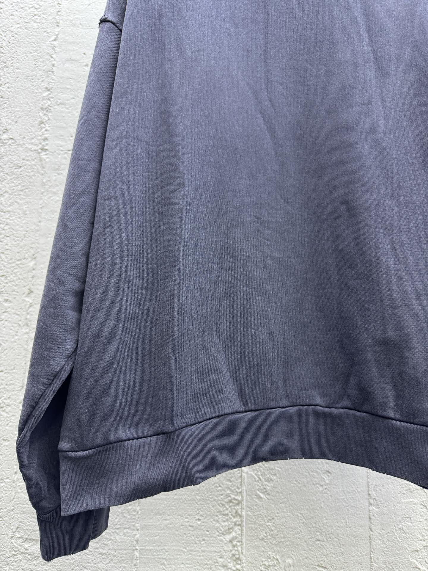Balenciaga 穿刺环扣卫衣 6