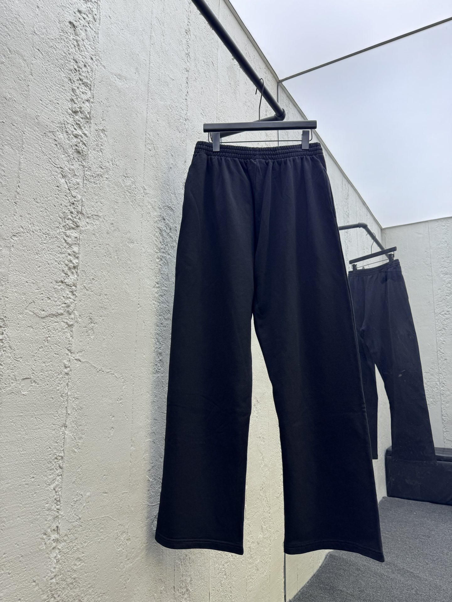 Balenciaga 24SS 标签卫裤 2