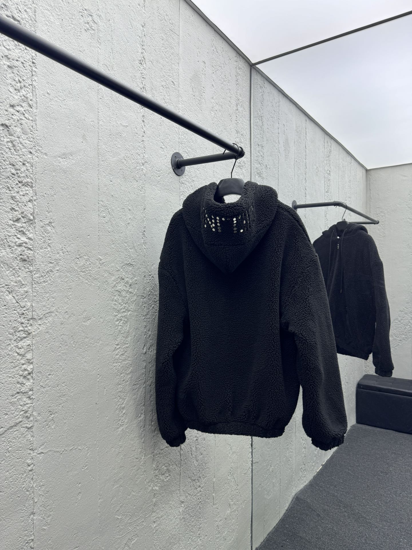 Celine 柳钉连帽外套 2
