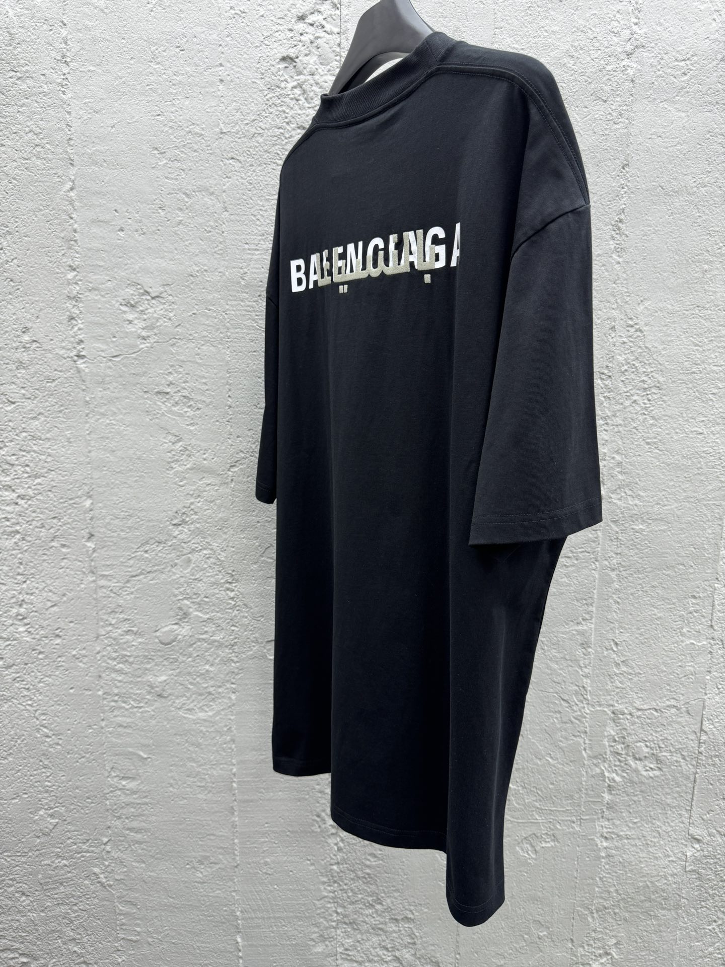 Balenciaga 背后刺绣遮挡字母短袖 9