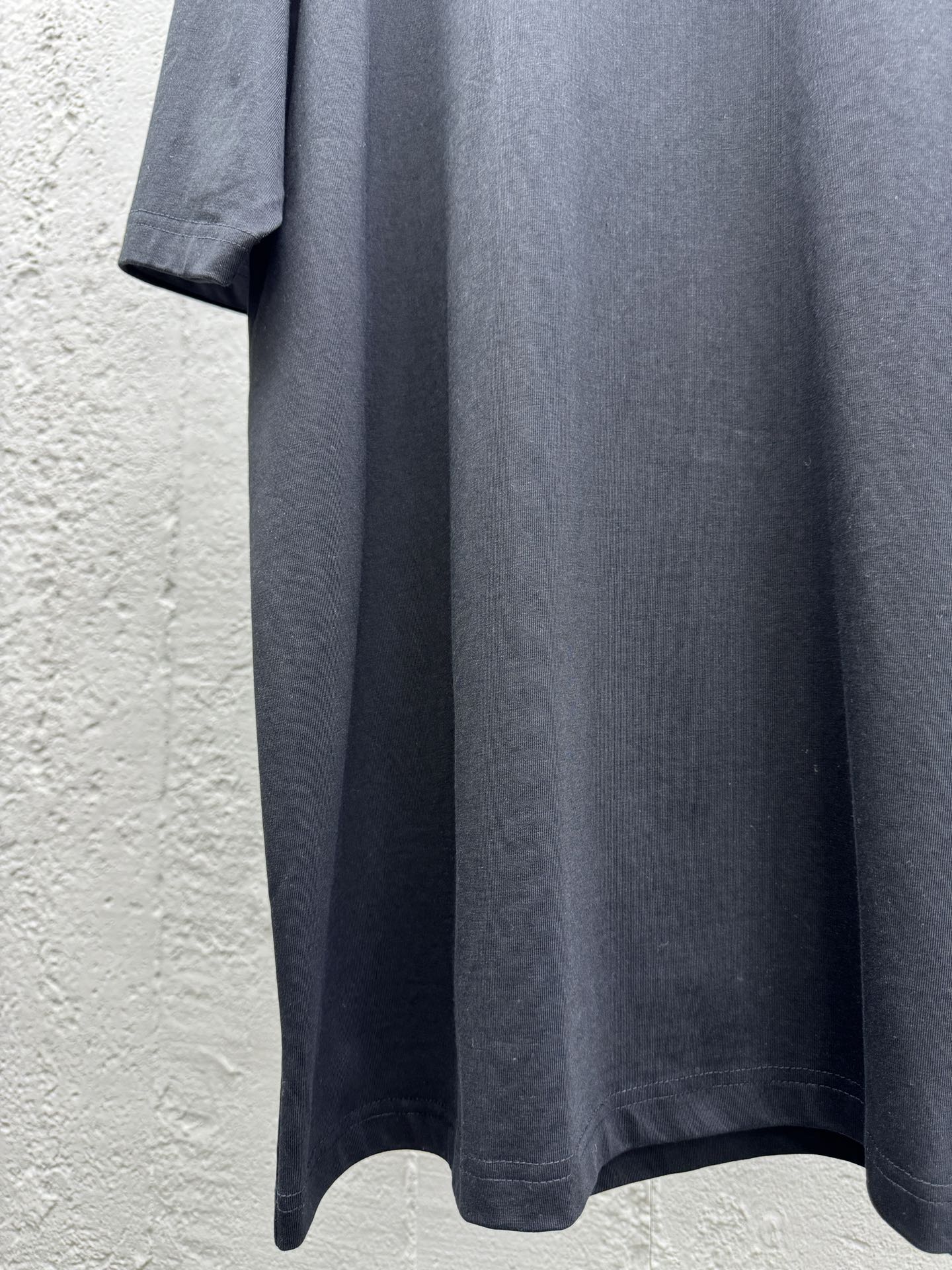 Balenciaga 背后刺绣遮挡字母短袖 6