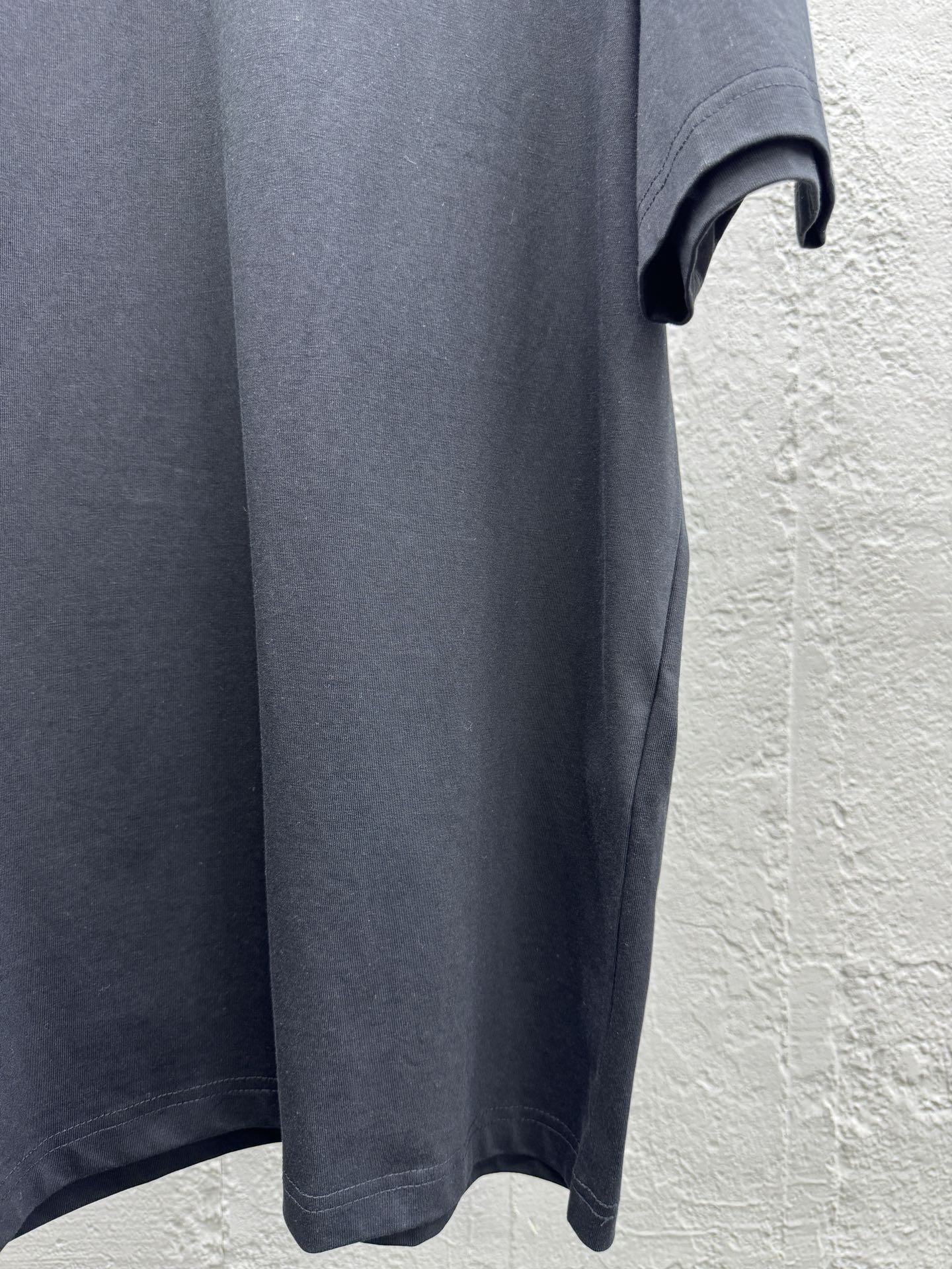 Balenciaga 背后刺绣遮挡字母短袖 7