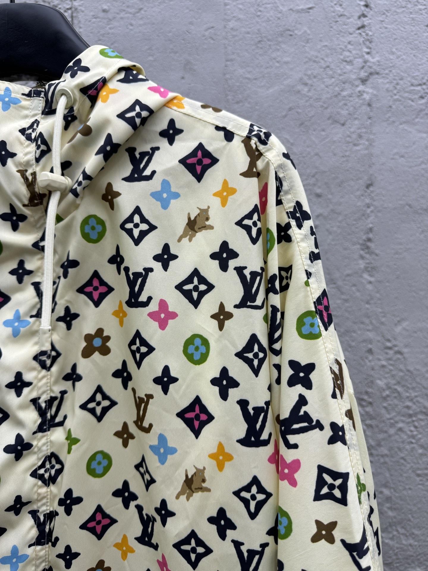 LOUIS VUITTON 满印提花防晒防风外套 5