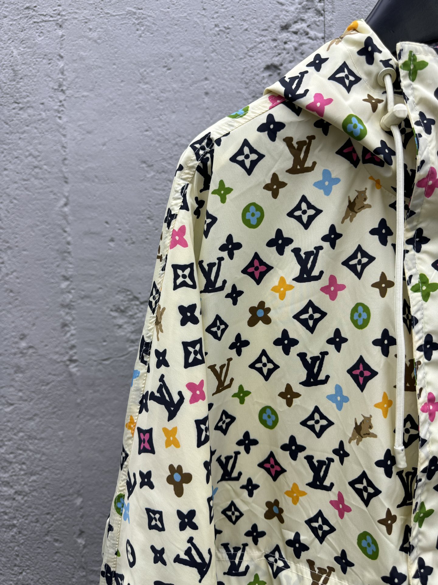 LOUIS VUITTON 满印提花防晒防风外套 4