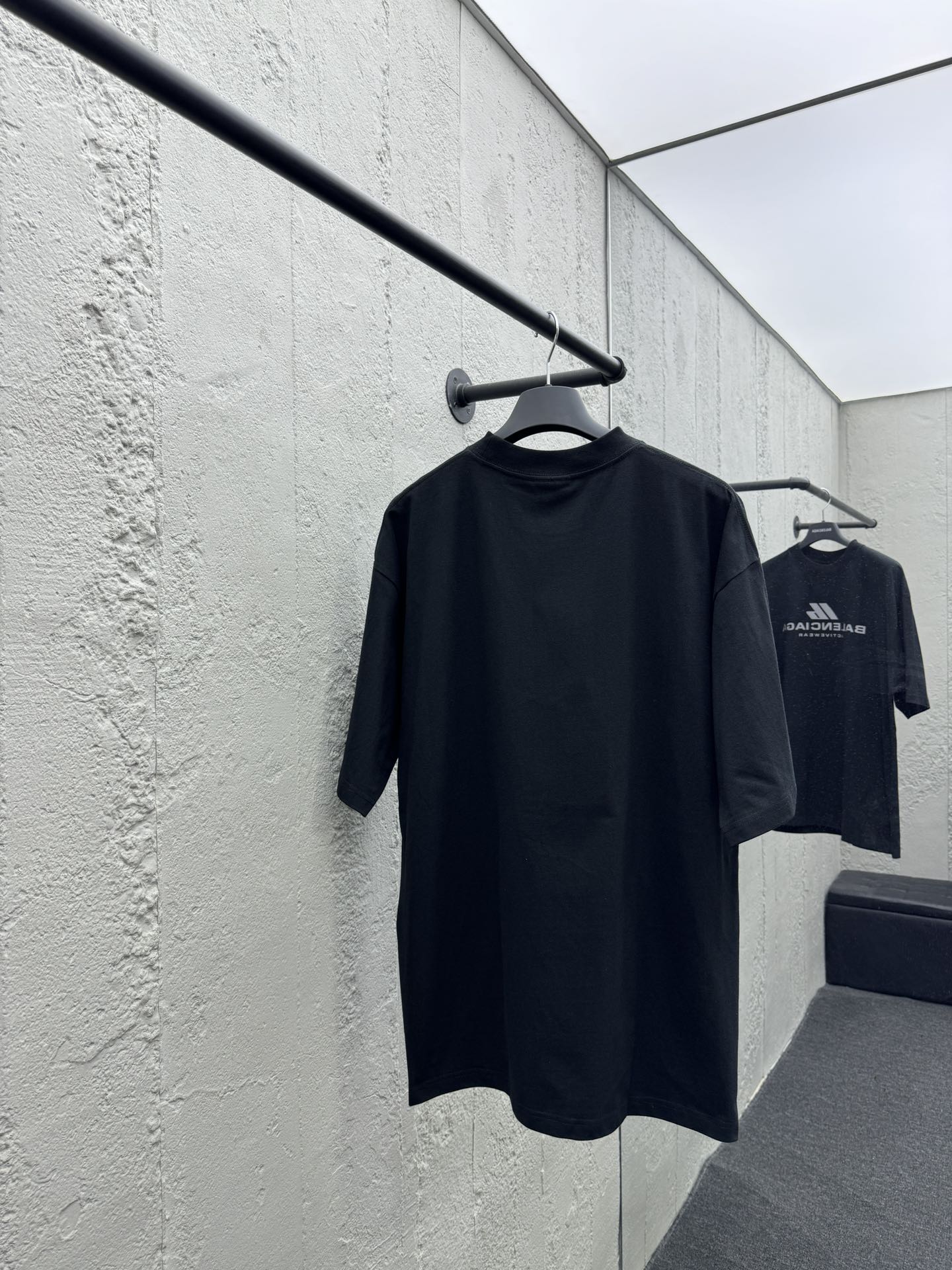 Balenciaga 反光烫银字母短袖 2