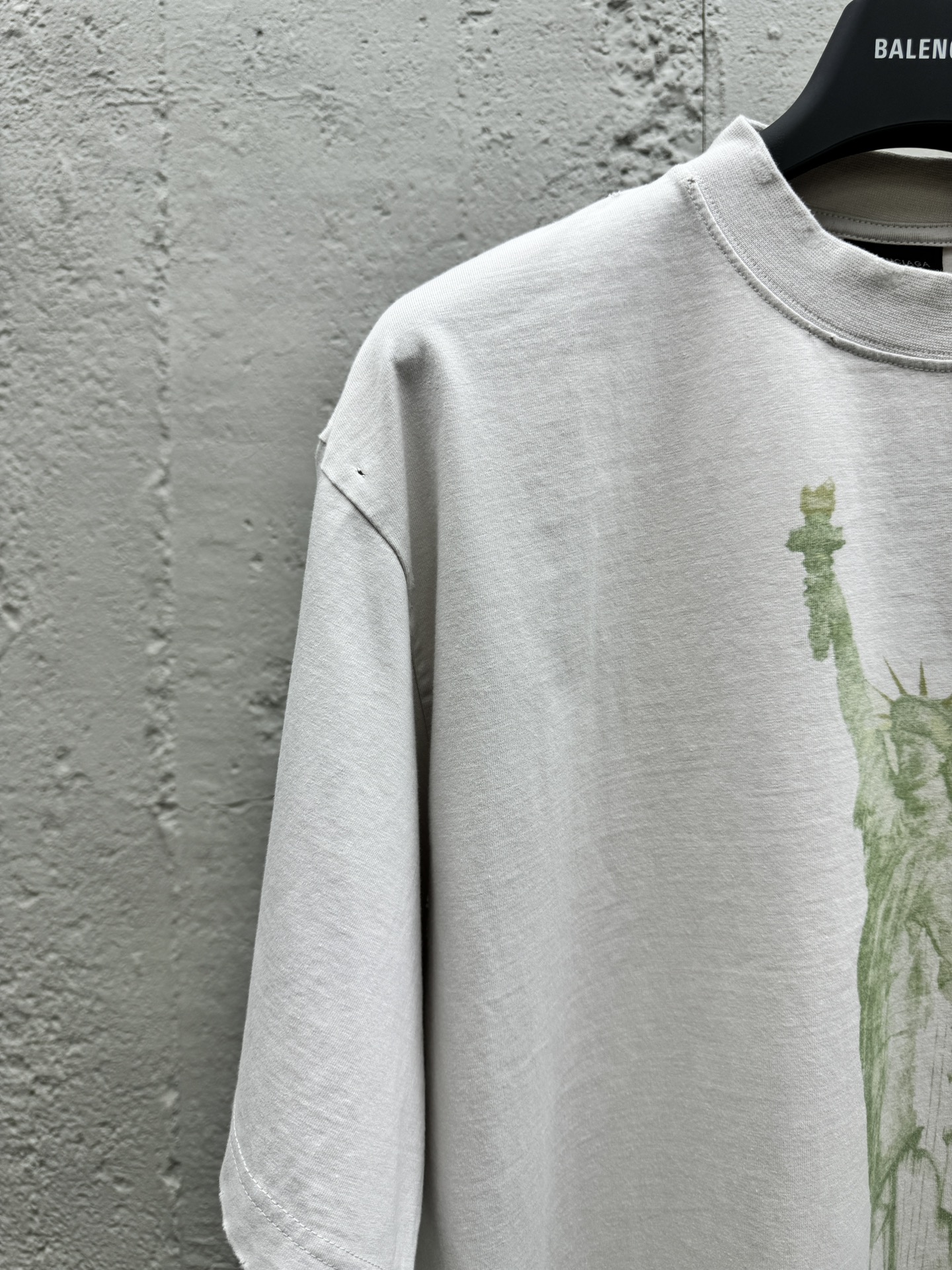 Balenciaga T-shirt 4