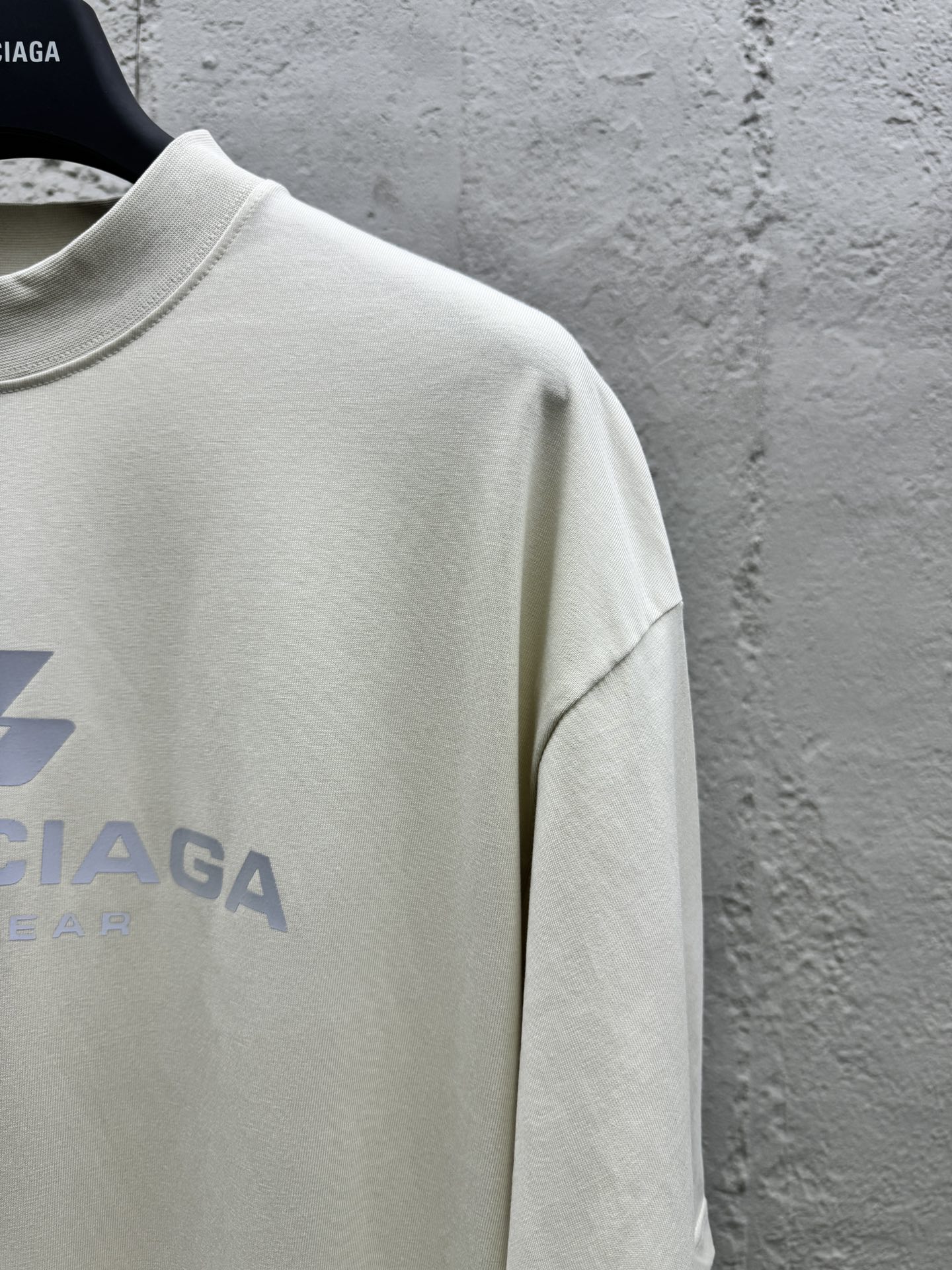 Balenciaga 反光烫银字母短袖 5