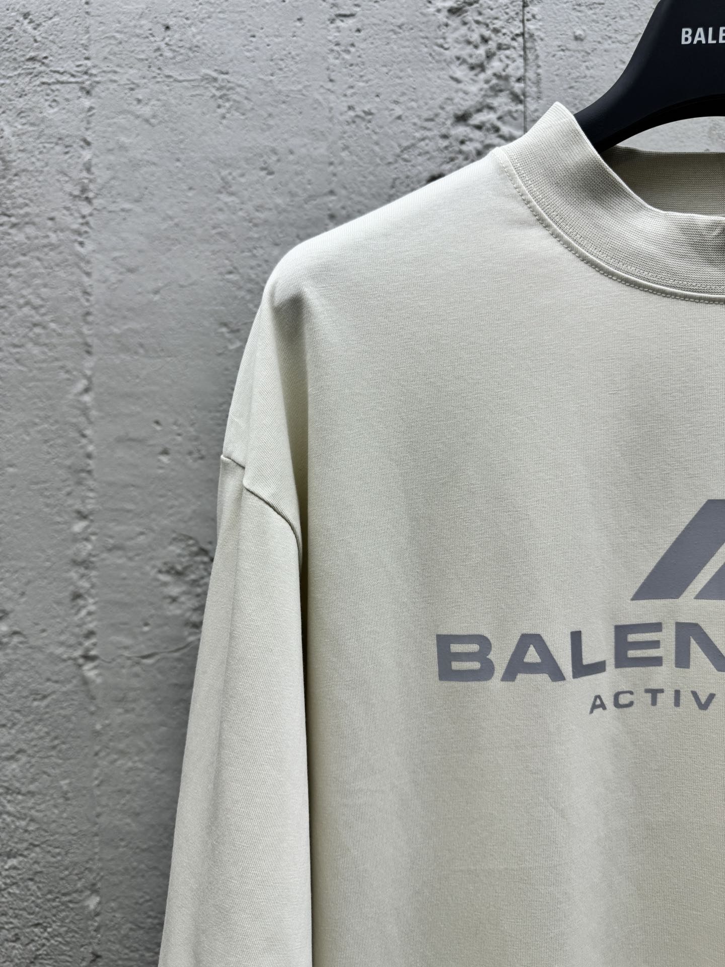 Balenciaga 反光烫银字母短袖 4