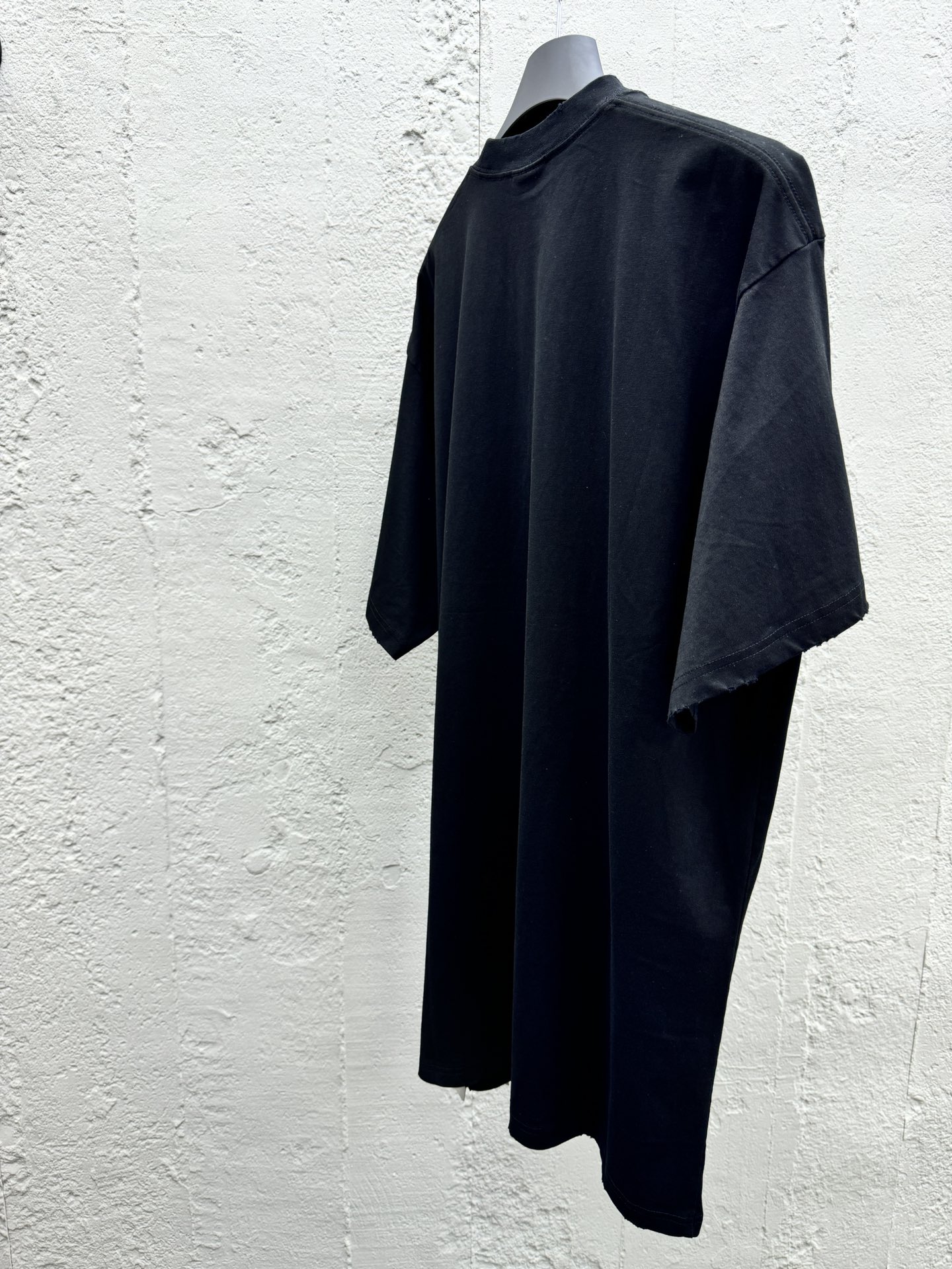 Balenciaga 24SS no logo字母破洞涂鸦印花T恤 9