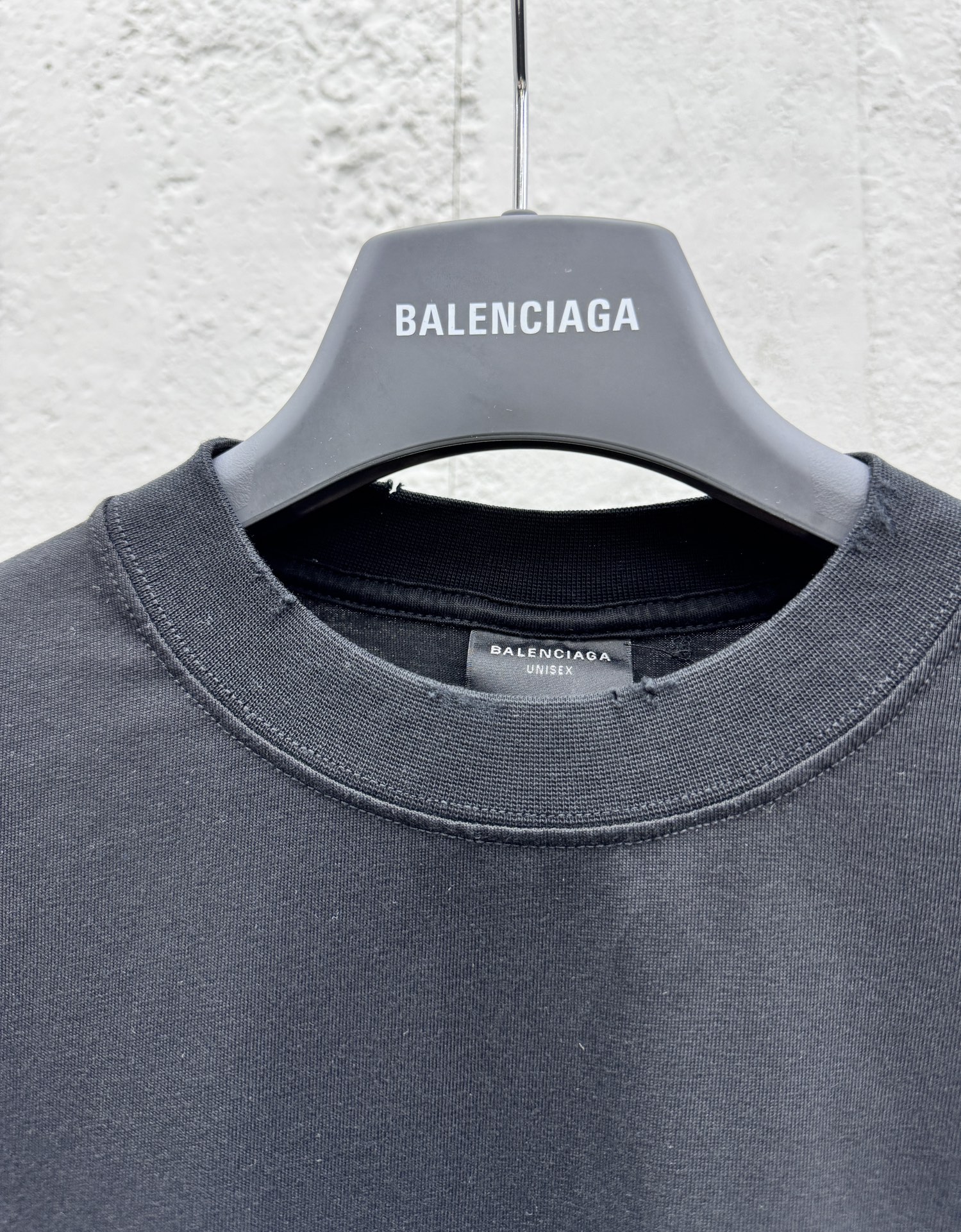 Balenciaga 24SS no logo字母破洞涂鸦印花T恤 3