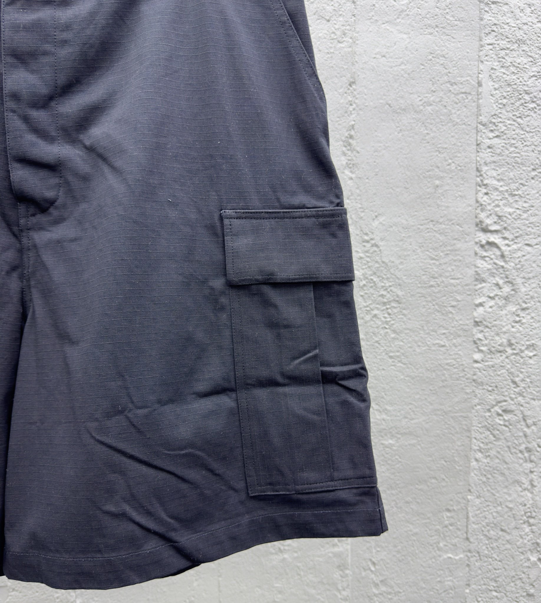 Balenciaga 工装短裤 7