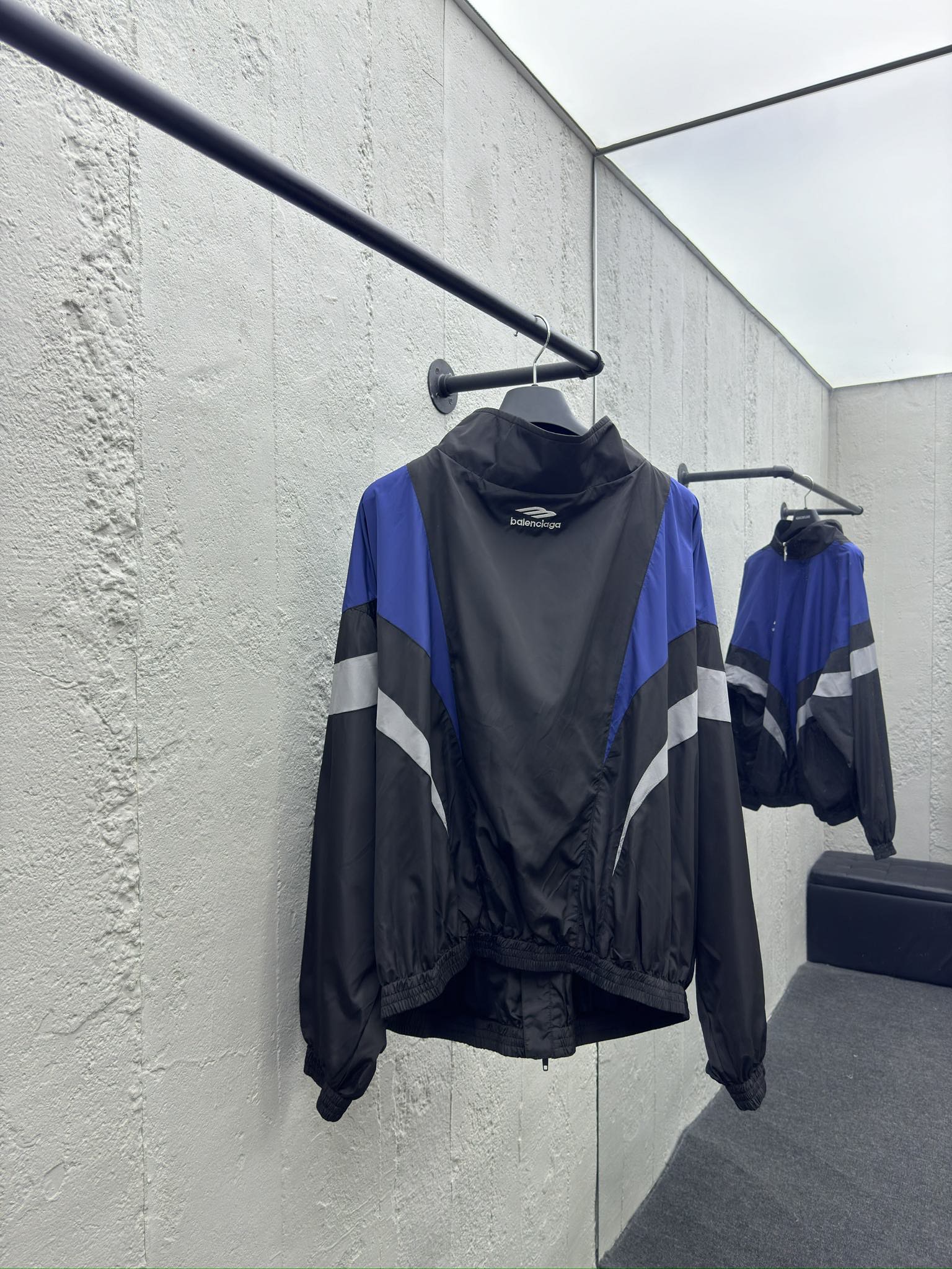 Balenciaga 24SS 撞色拼接夹克冲锋衣外套 2