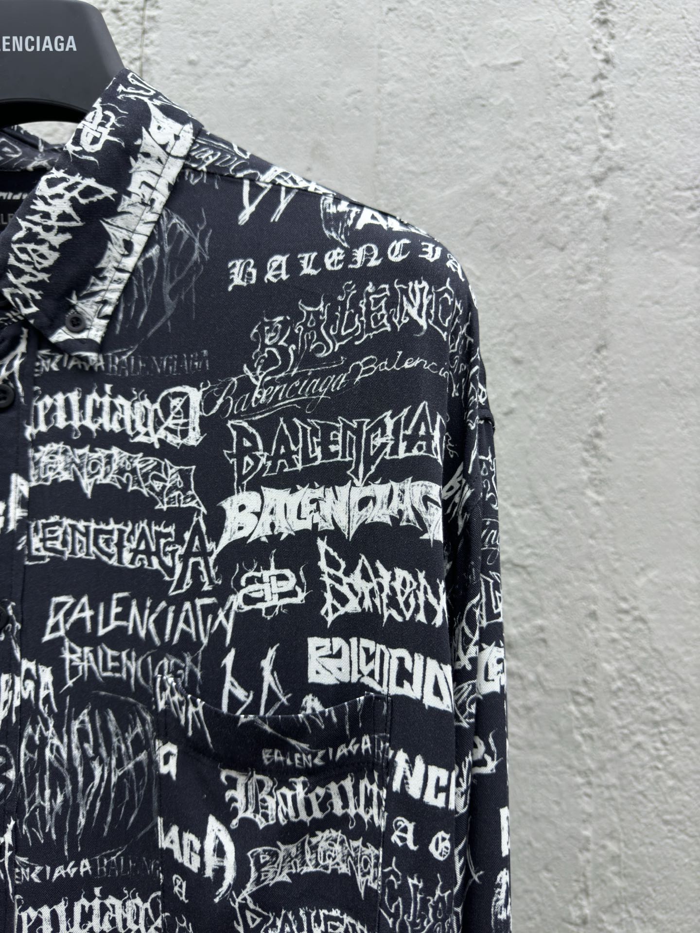 Balenciaga 龙年限定满印logo衬衫 5