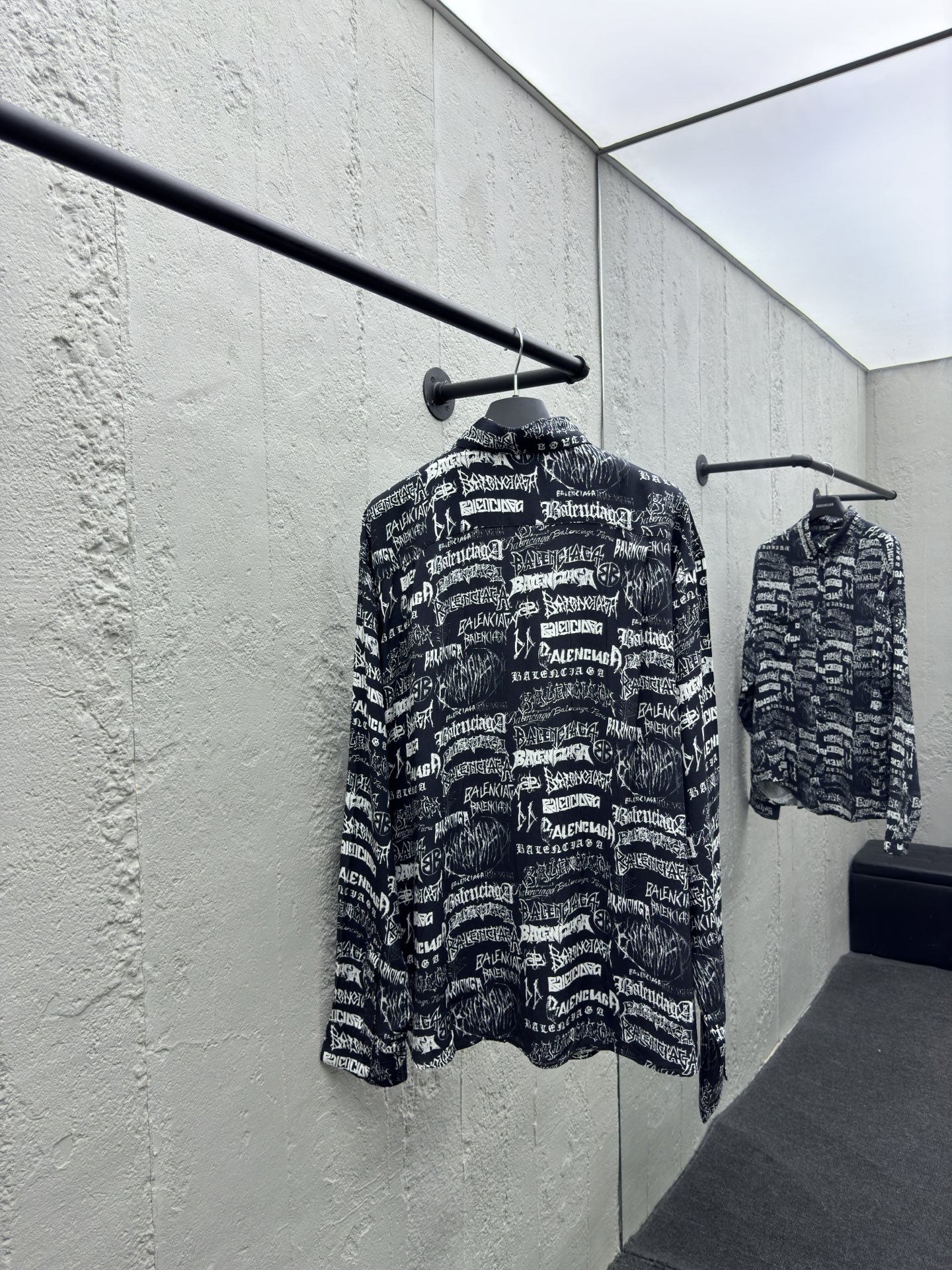 Balenciaga 龙年限定满印logo衬衫 2