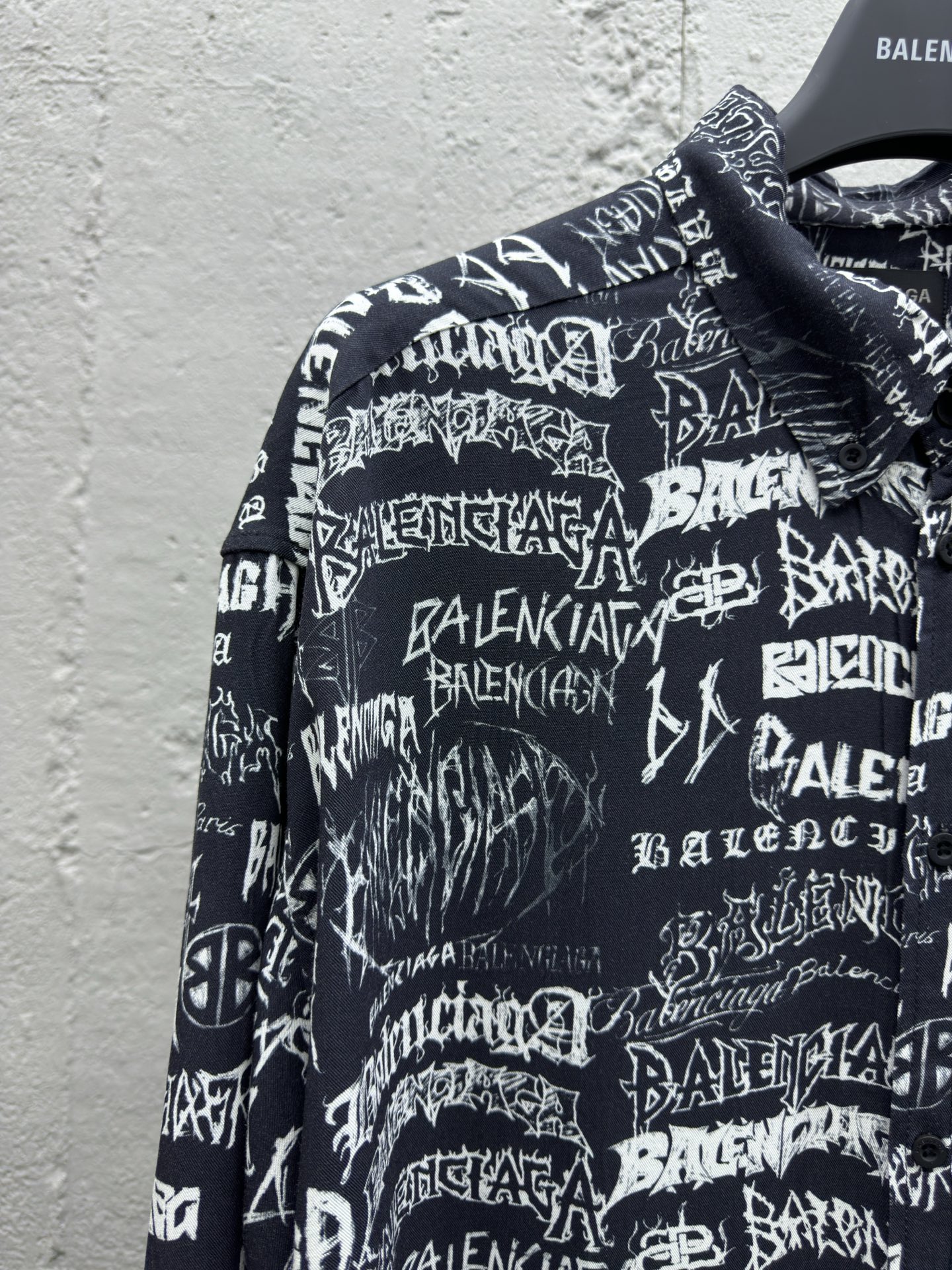 Balenciaga 龙年限定满印logo衬衫 4