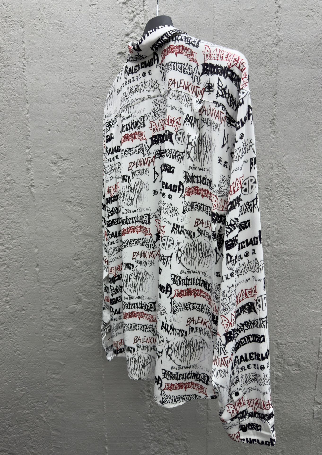Balenciaga 龙年限定满印logo衬衫 9
