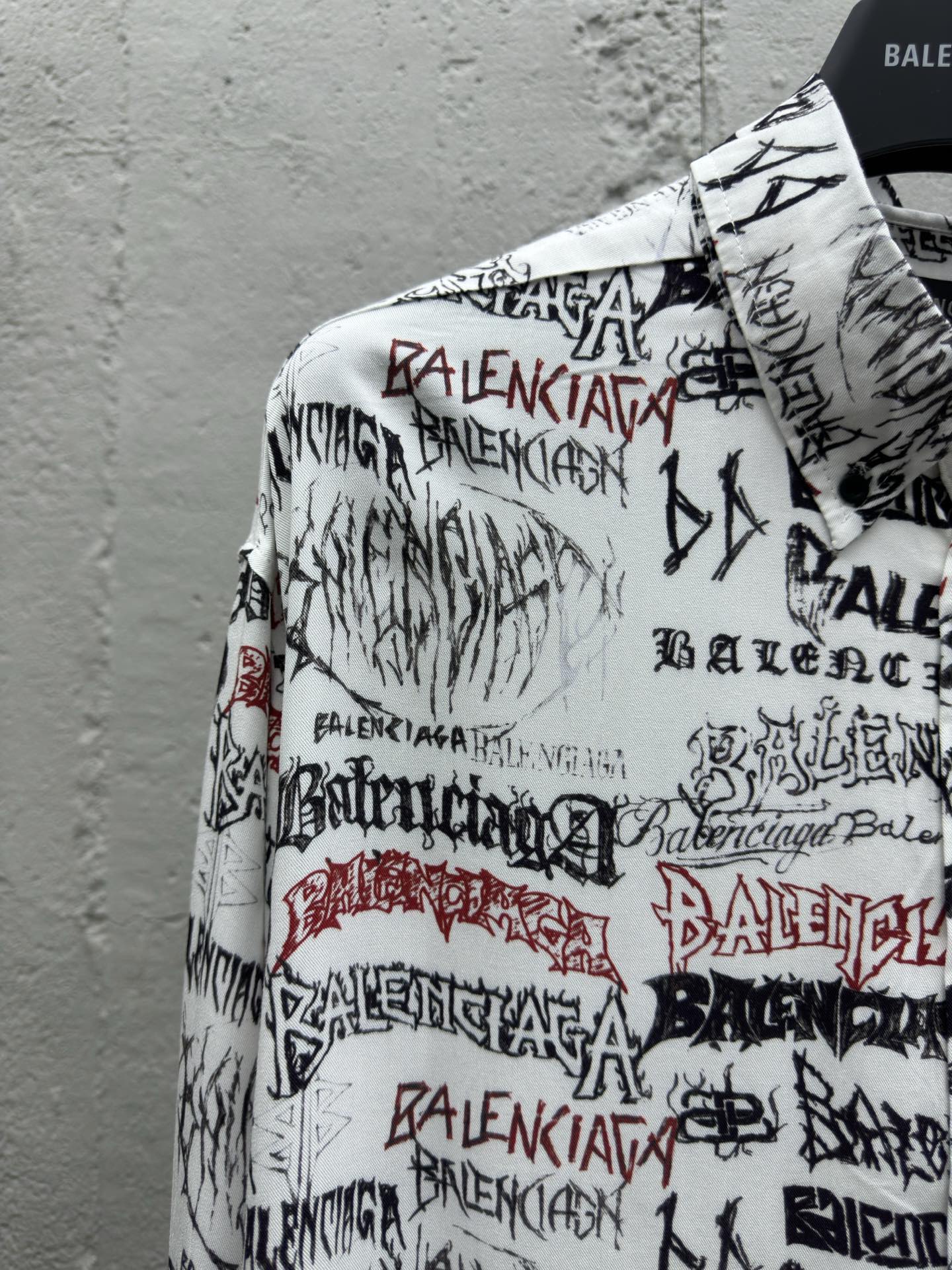 Balenciaga 龙年限定满印logo衬衫 4