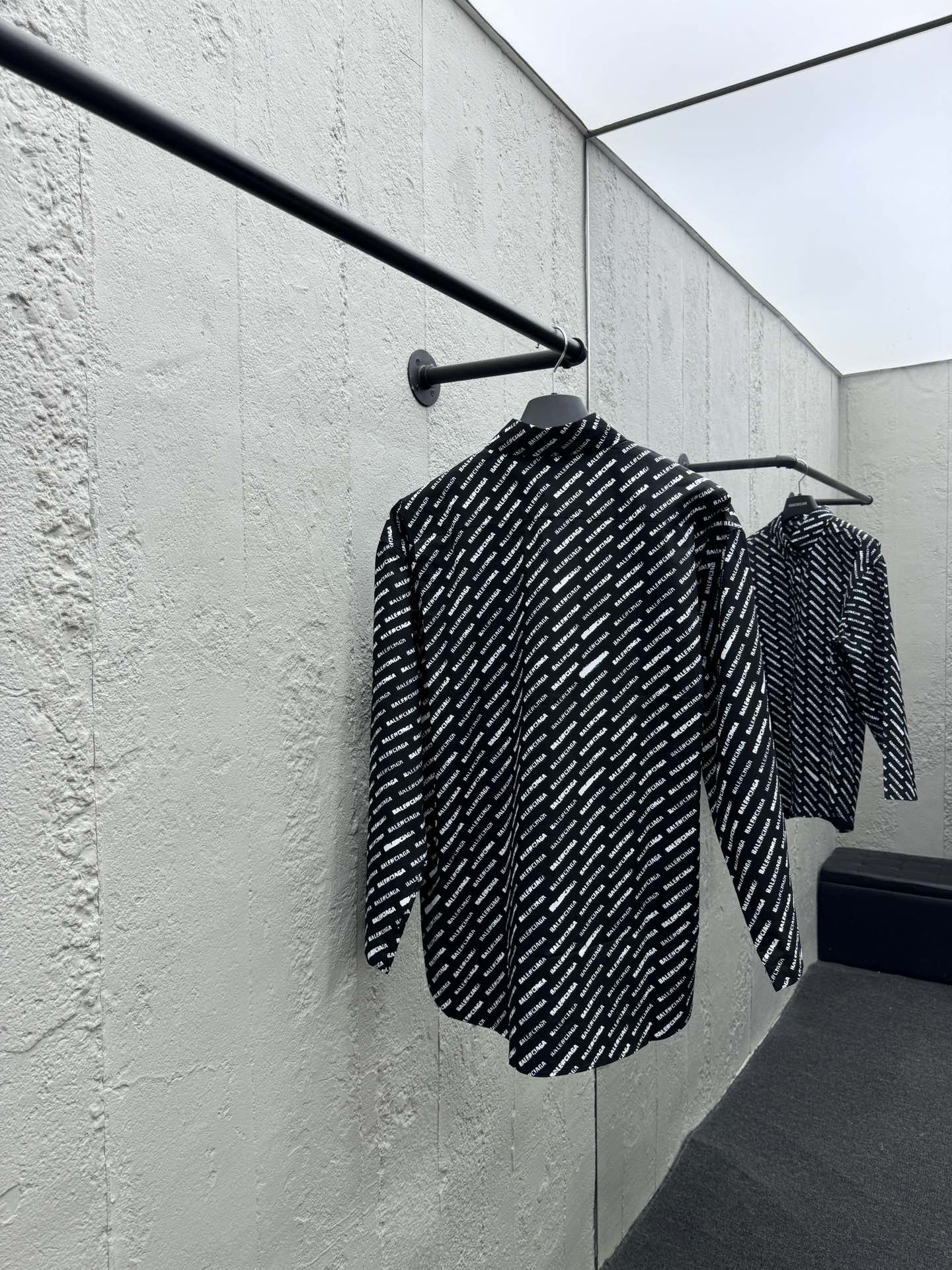 Balenciaga 满印翻领衬衫 2