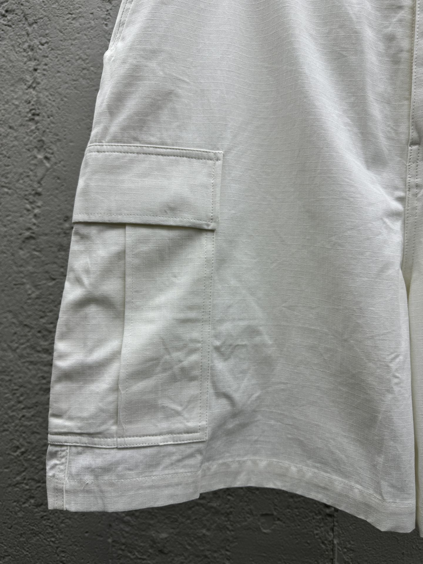 Balenciaga 工装短裤 6
