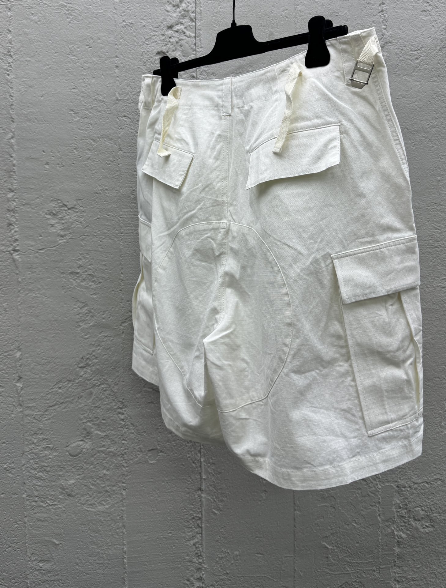 Balenciaga 工装短裤 9