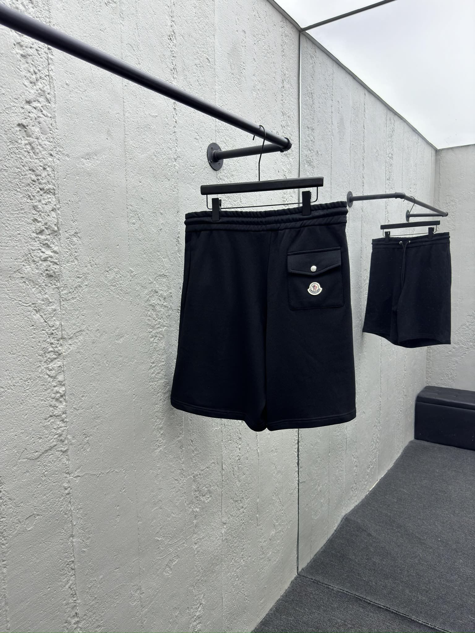 MONCLER 情人节限定棉质短裤 2