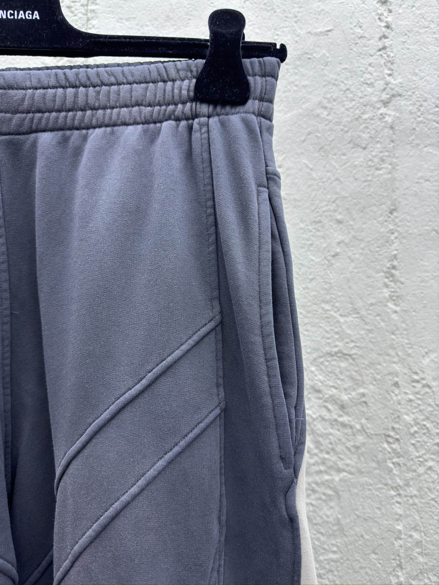 Balenciaga 废土拼接卫裤 5