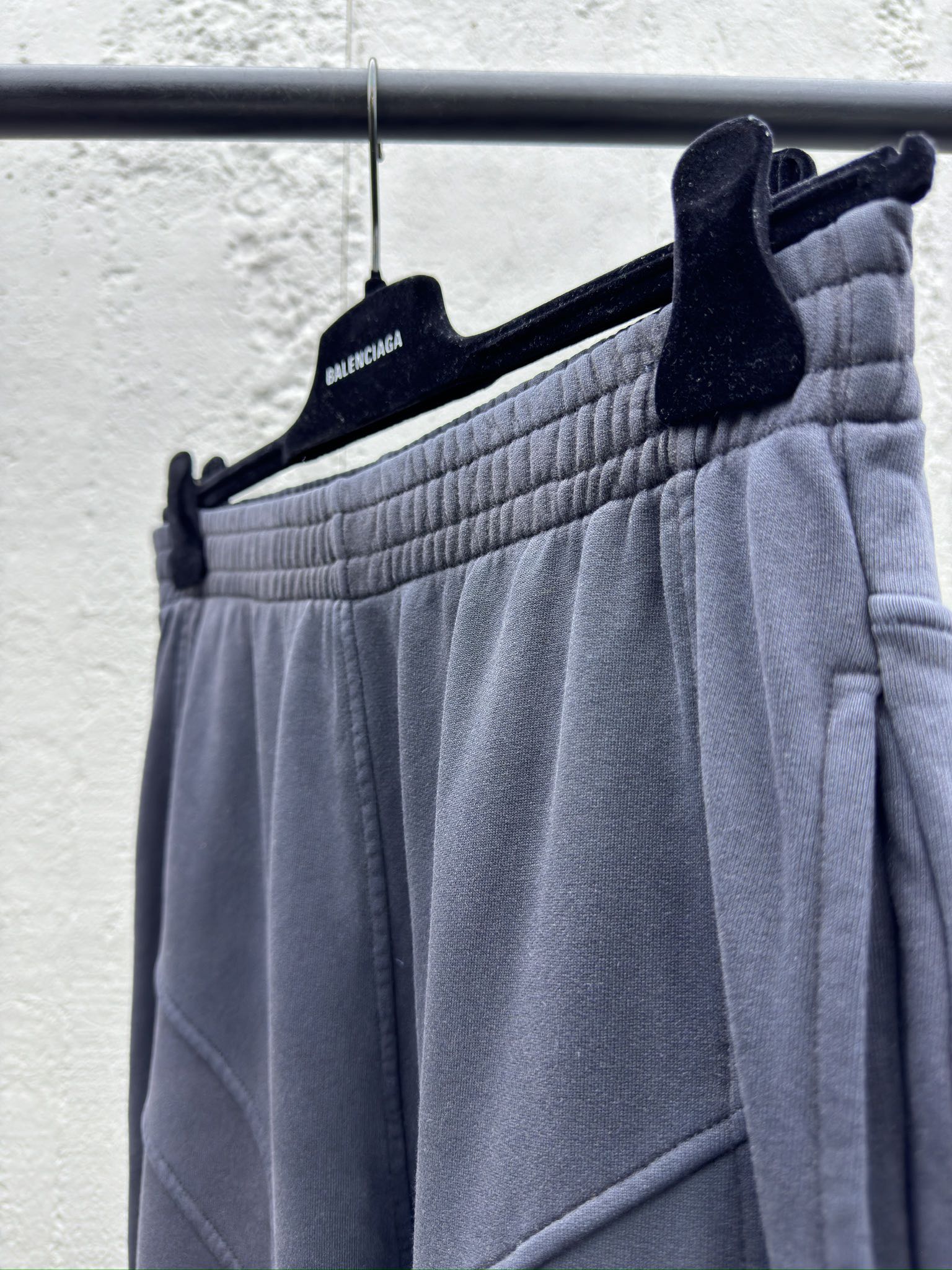 Balenciaga 废土拼接卫裤 8