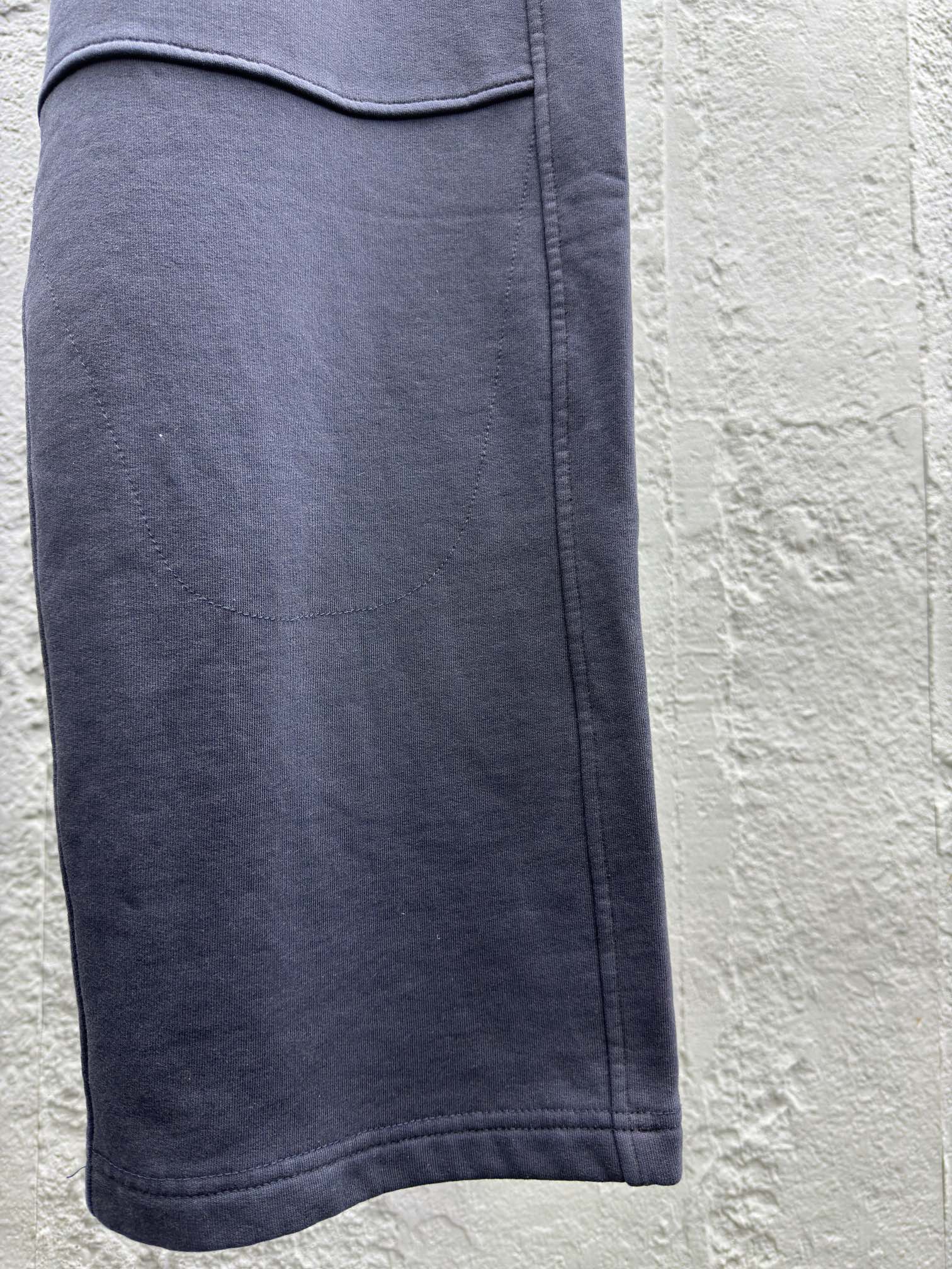Balenciaga 废土拼接卫裤 7