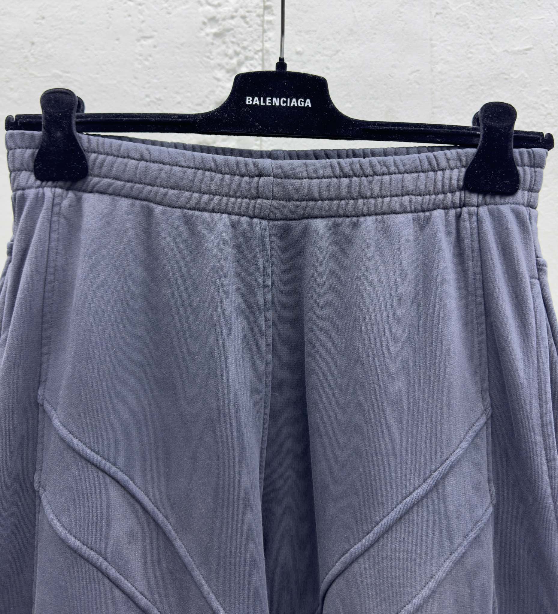 Balenciaga 废土拼接卫裤 3