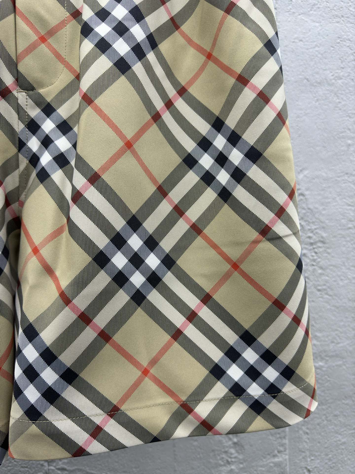 Burberry 斜纹格子短裤 7