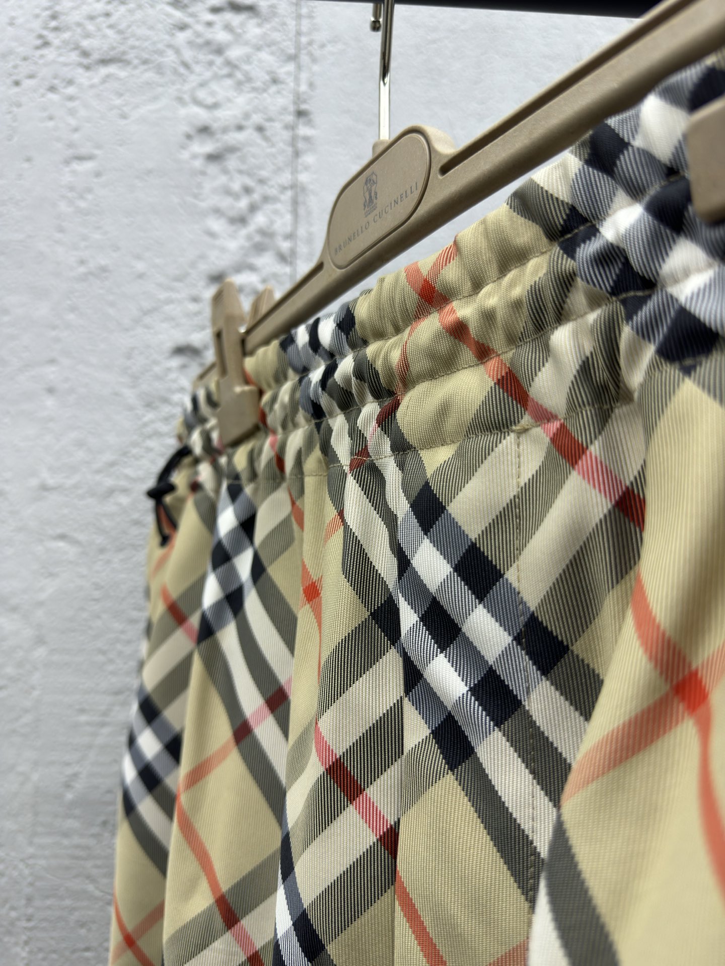 Burberry 斜纹格子短裤 8