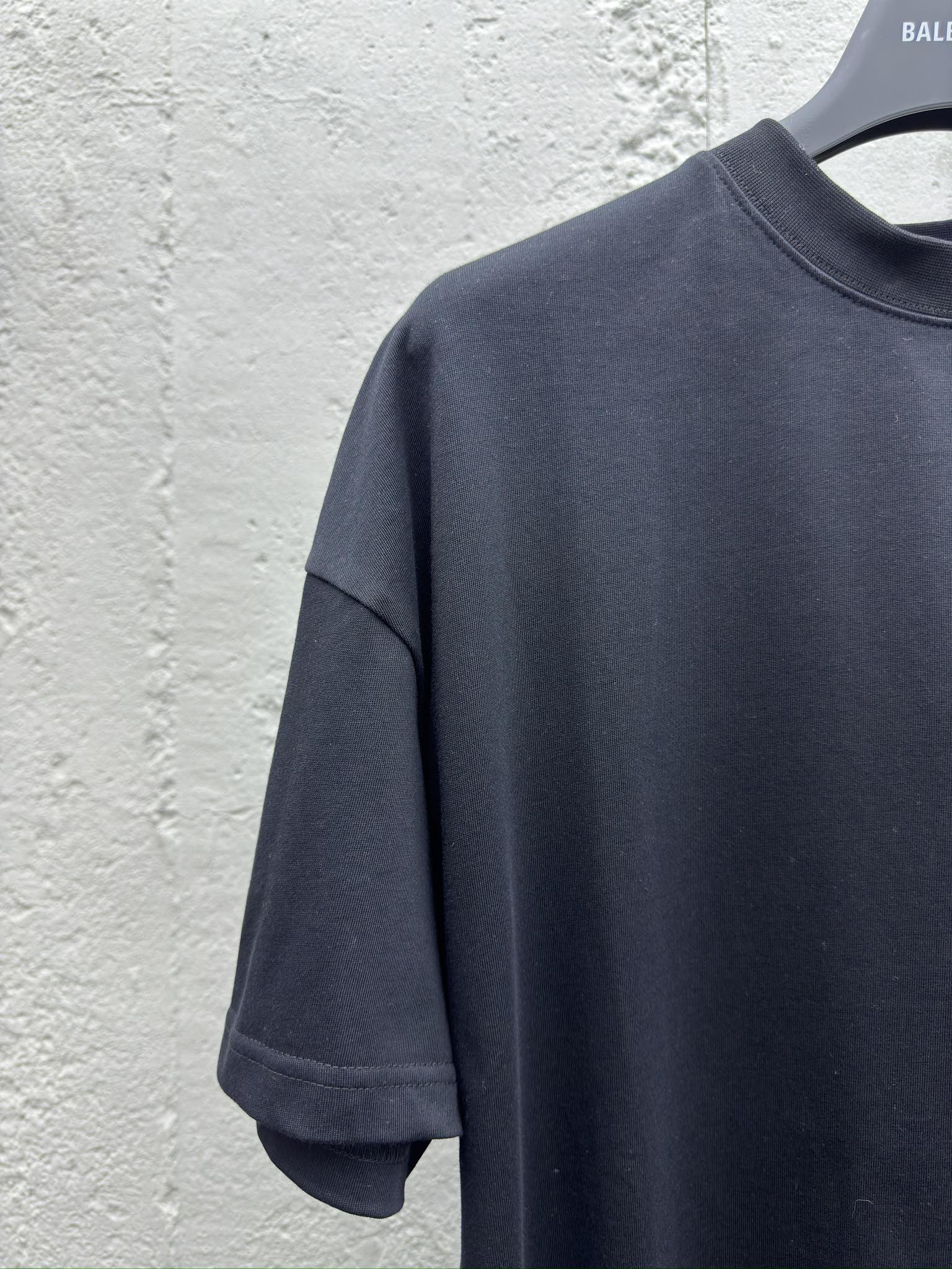 Balenciaga B T-shirt 4